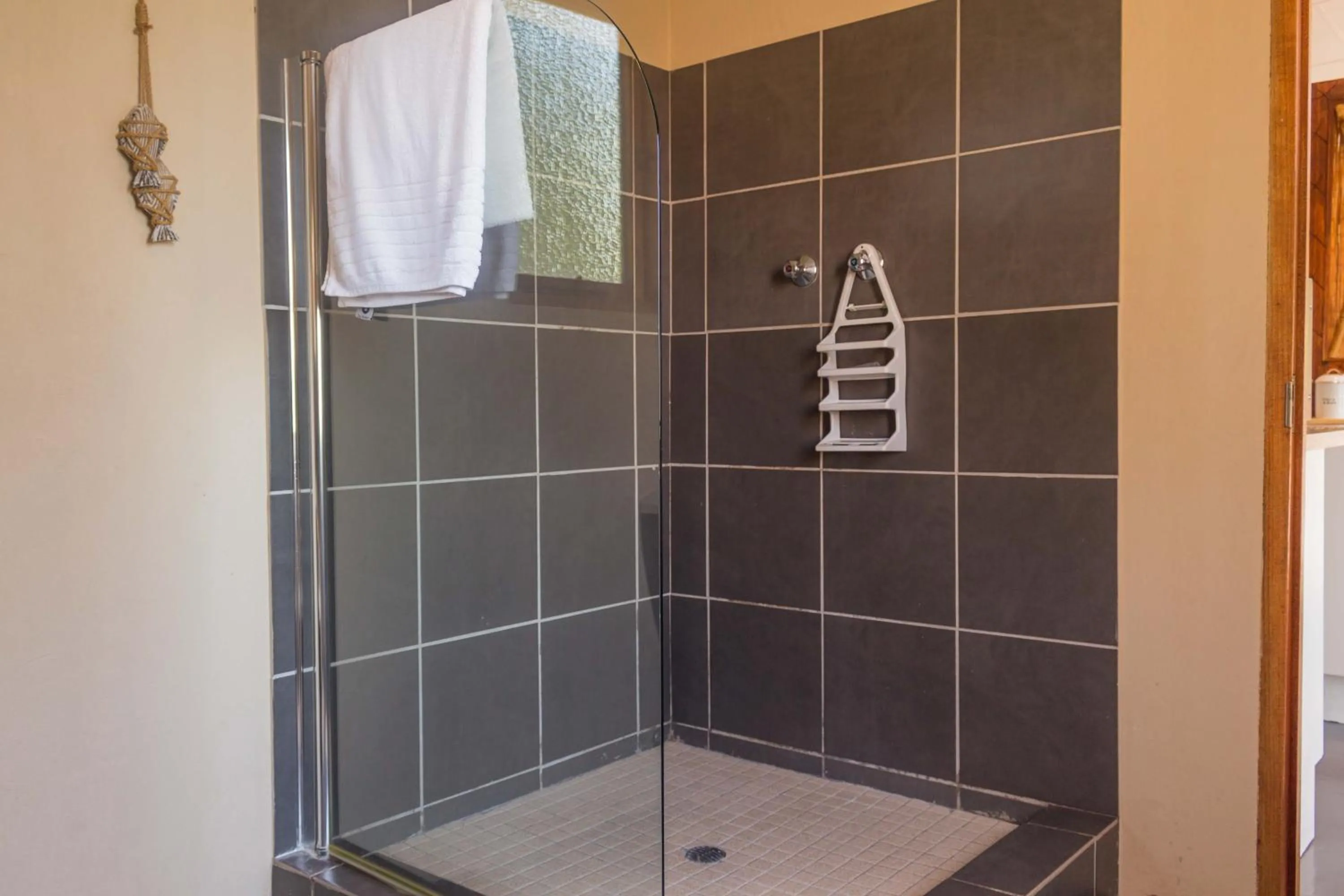 Shower in Moonflower Cottages