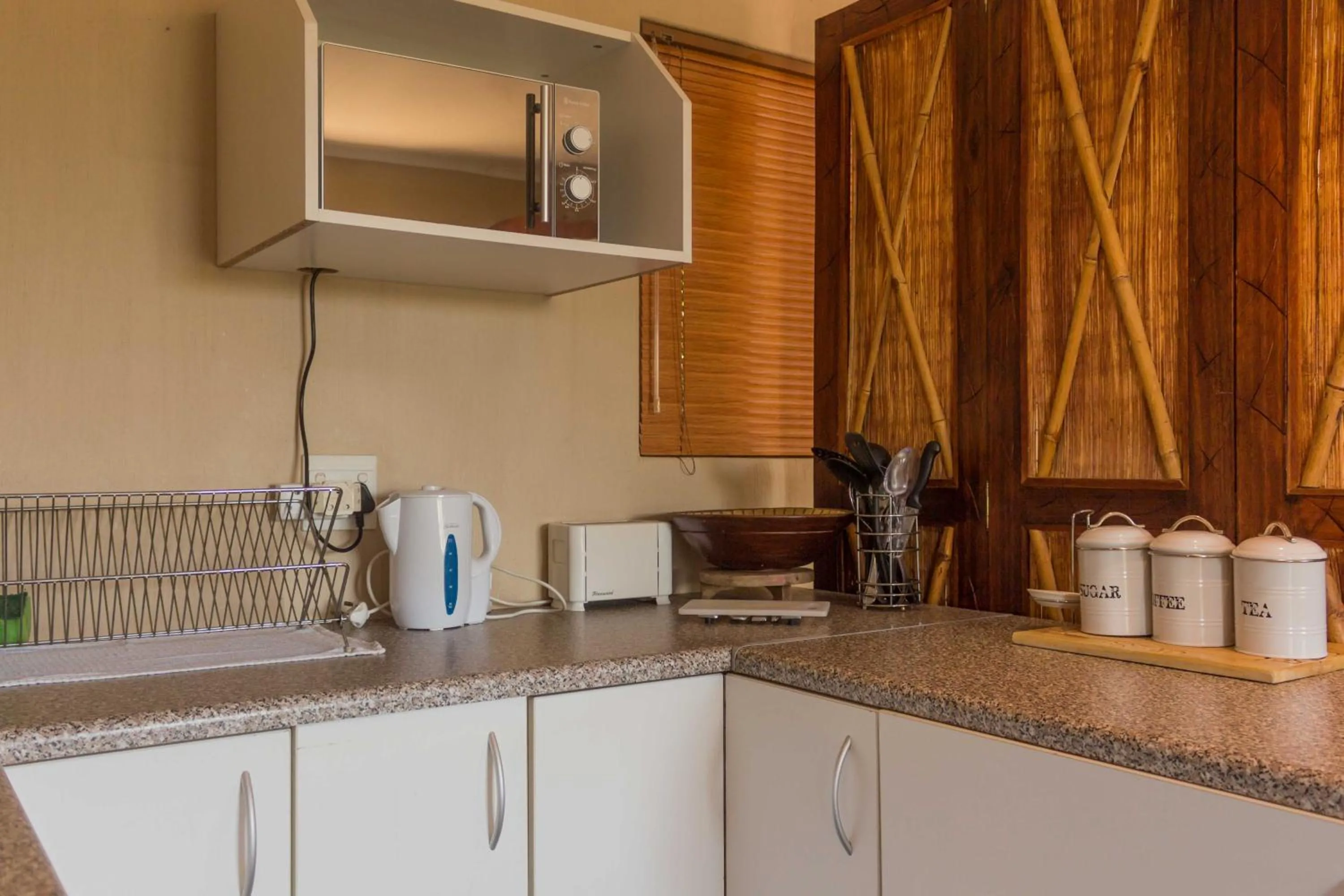 Coffee/tea facilities in Moonflower Cottages