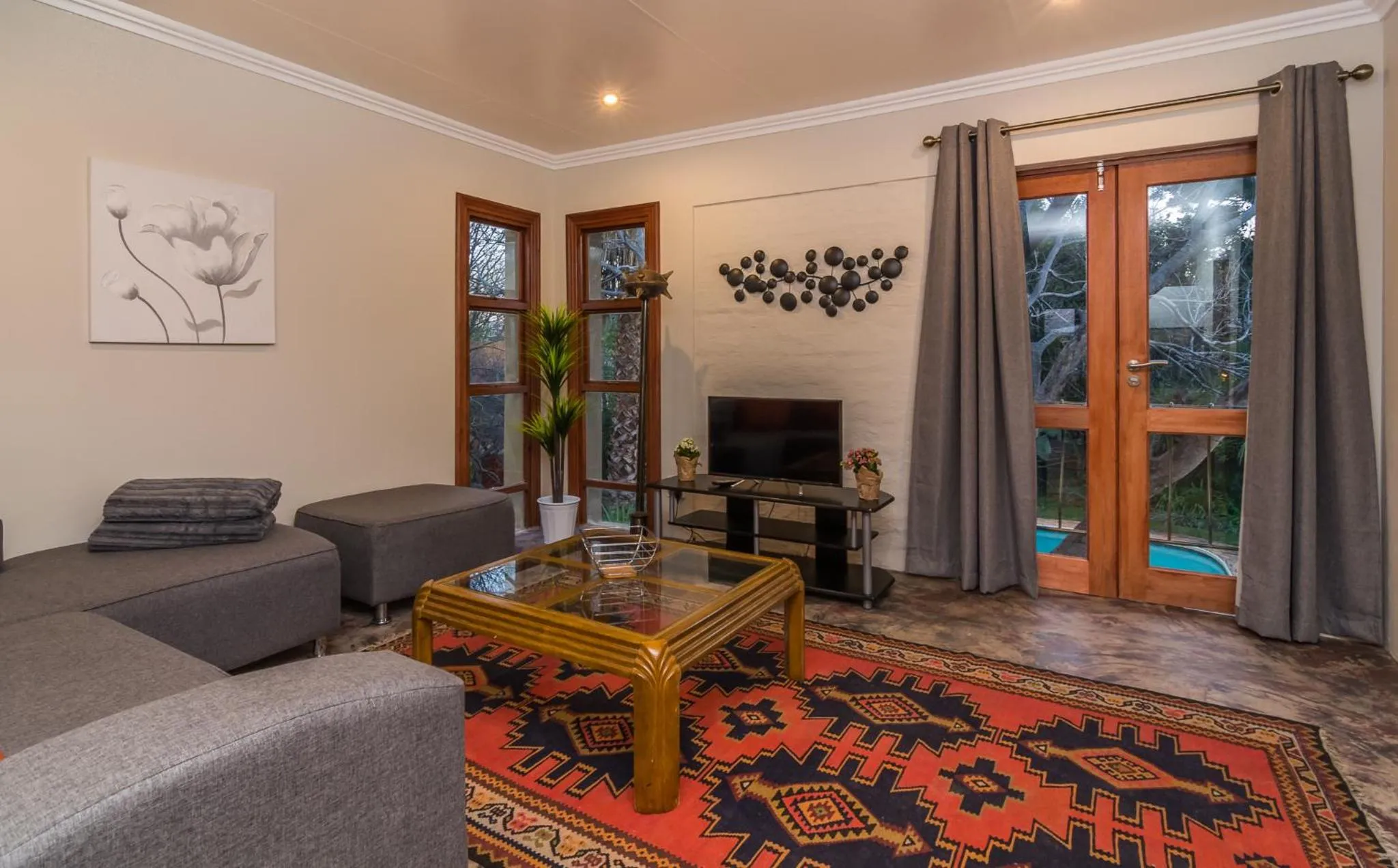 TV and multimedia in Moonflower Cottages