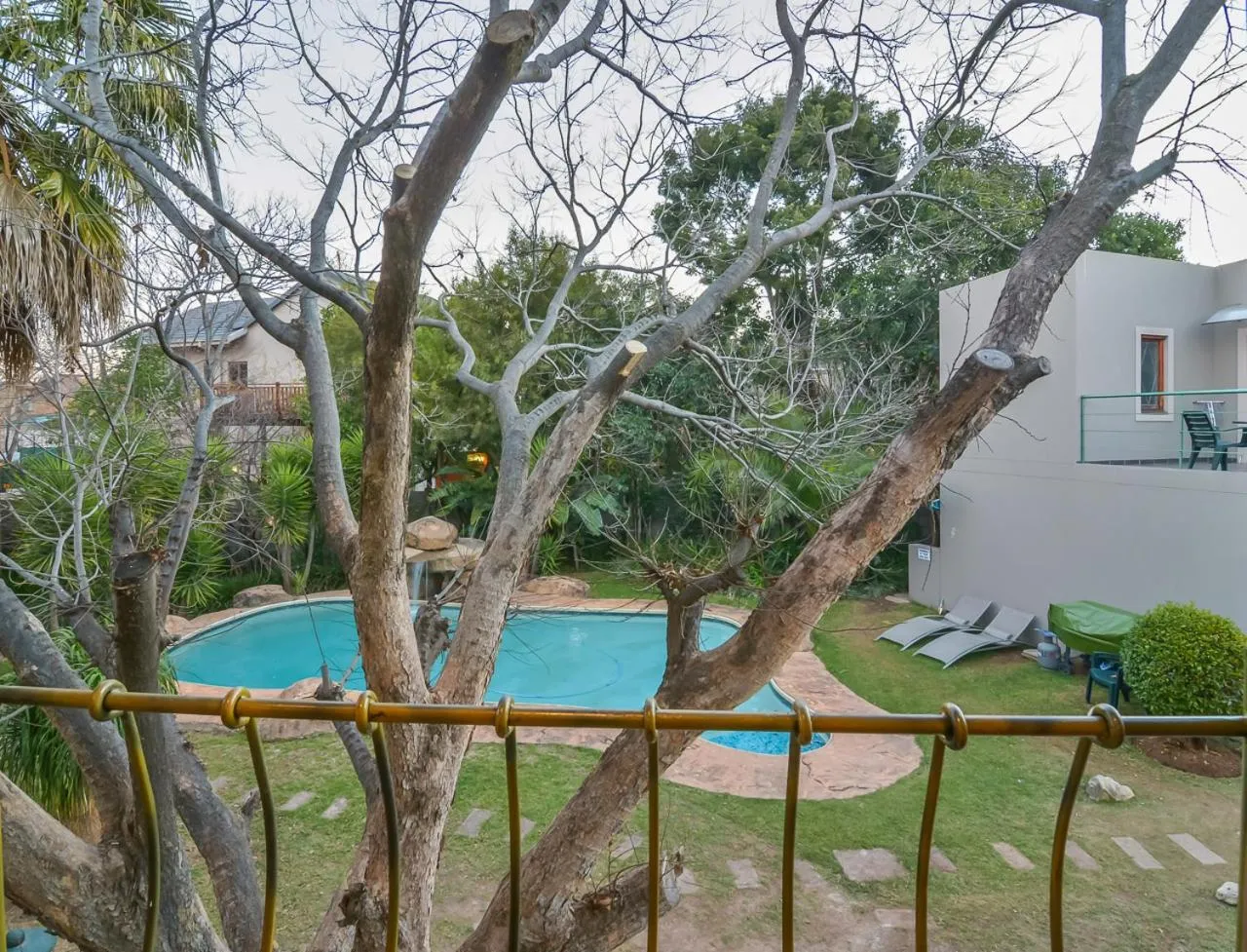 Garden in Moonflower Cottages