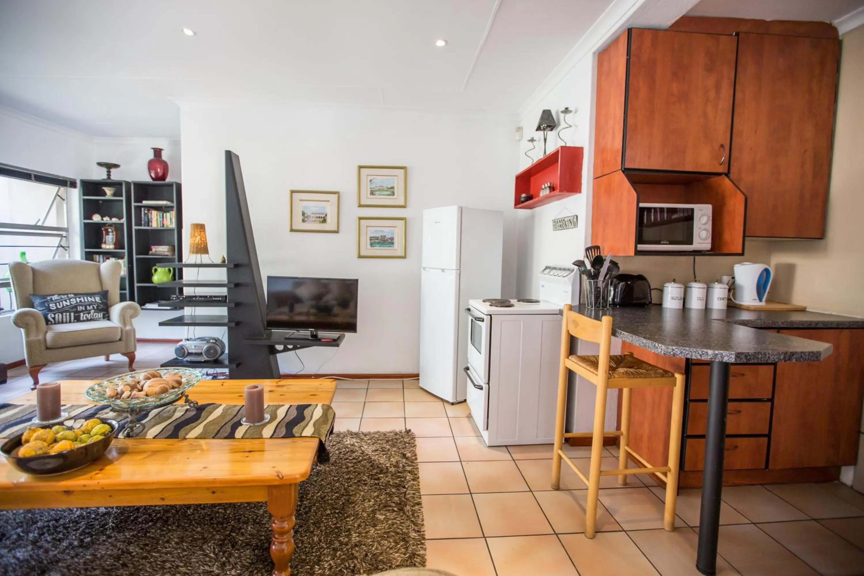 TV and multimedia in Moonflower Cottages