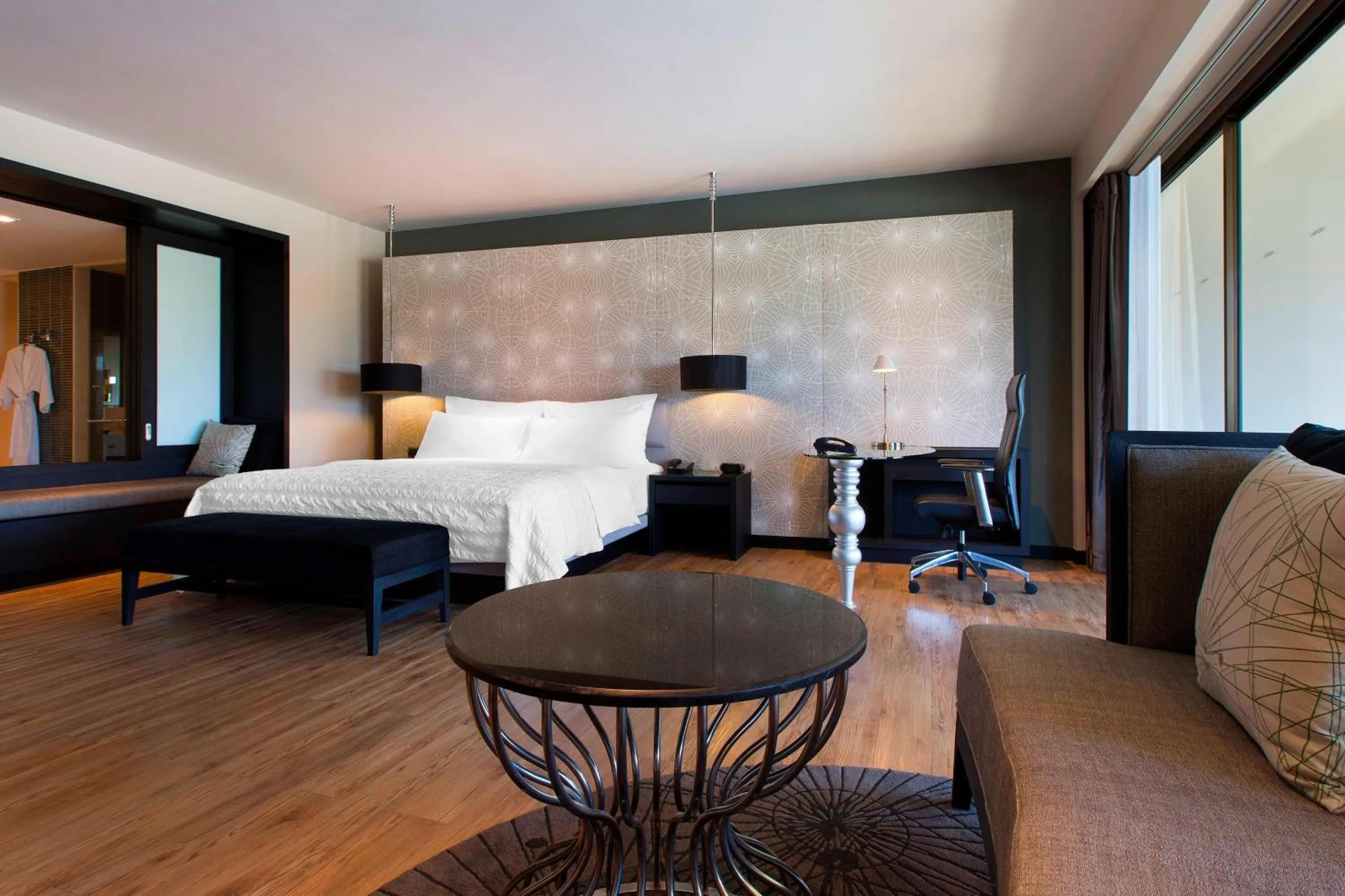 Bedroom, Bed in Le Meridien Chiang Rai Resort, Thailand