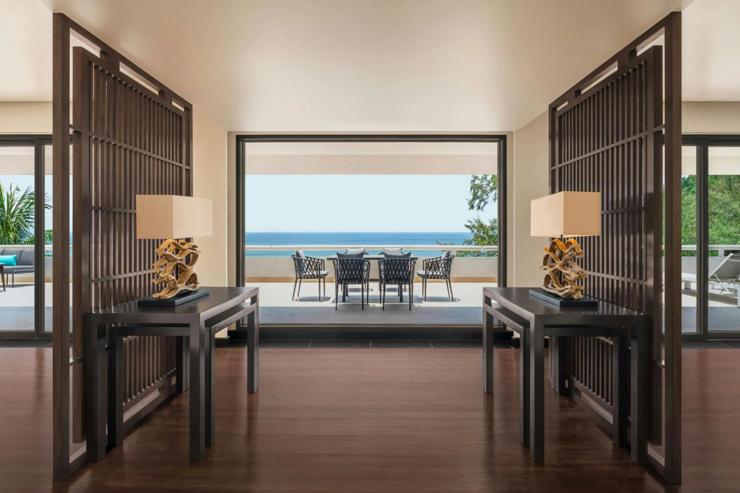 Photo of the whole room in Le Meridien Phuket Beach Resort