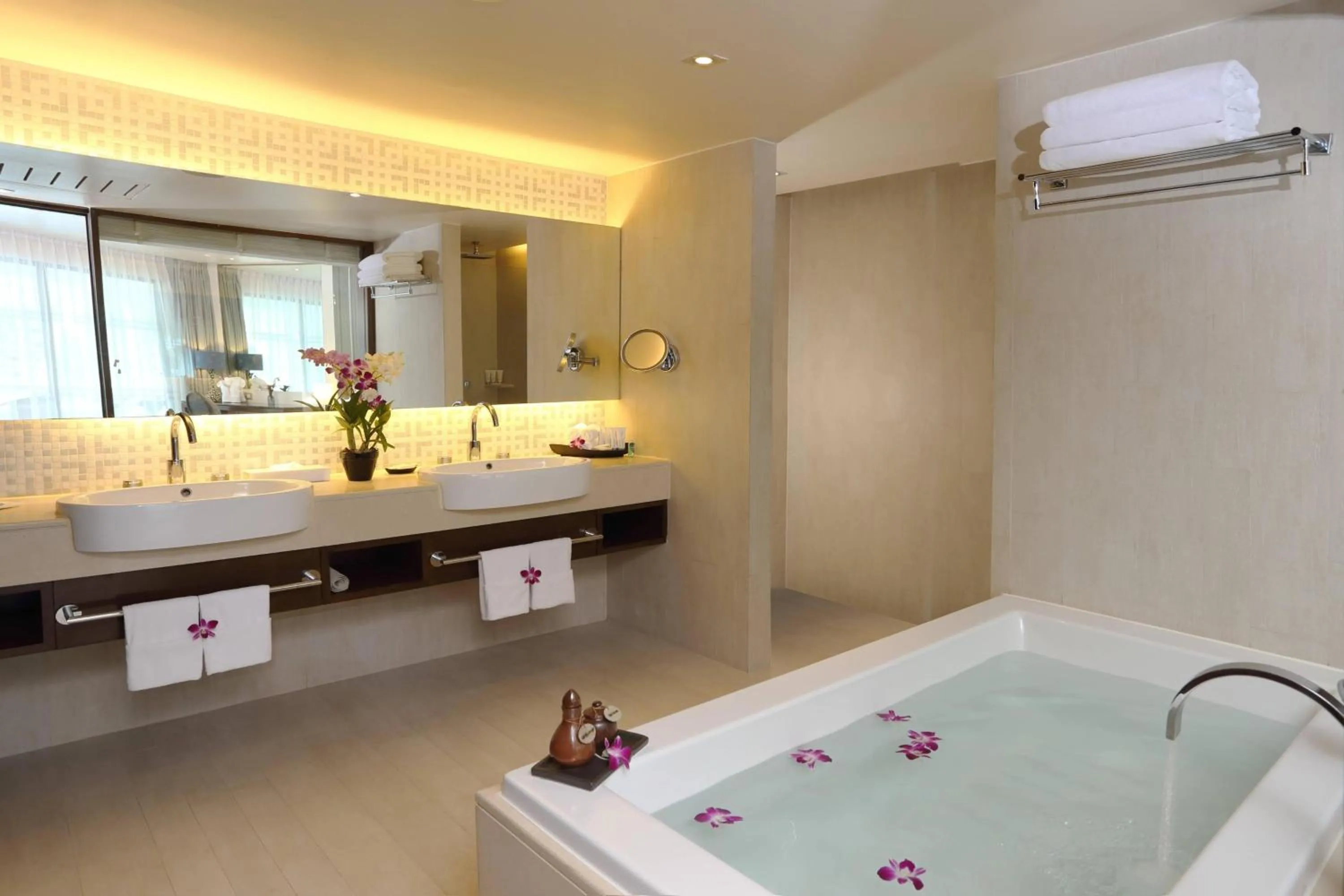 Bathroom in Le Meridien Phuket Beach Resort