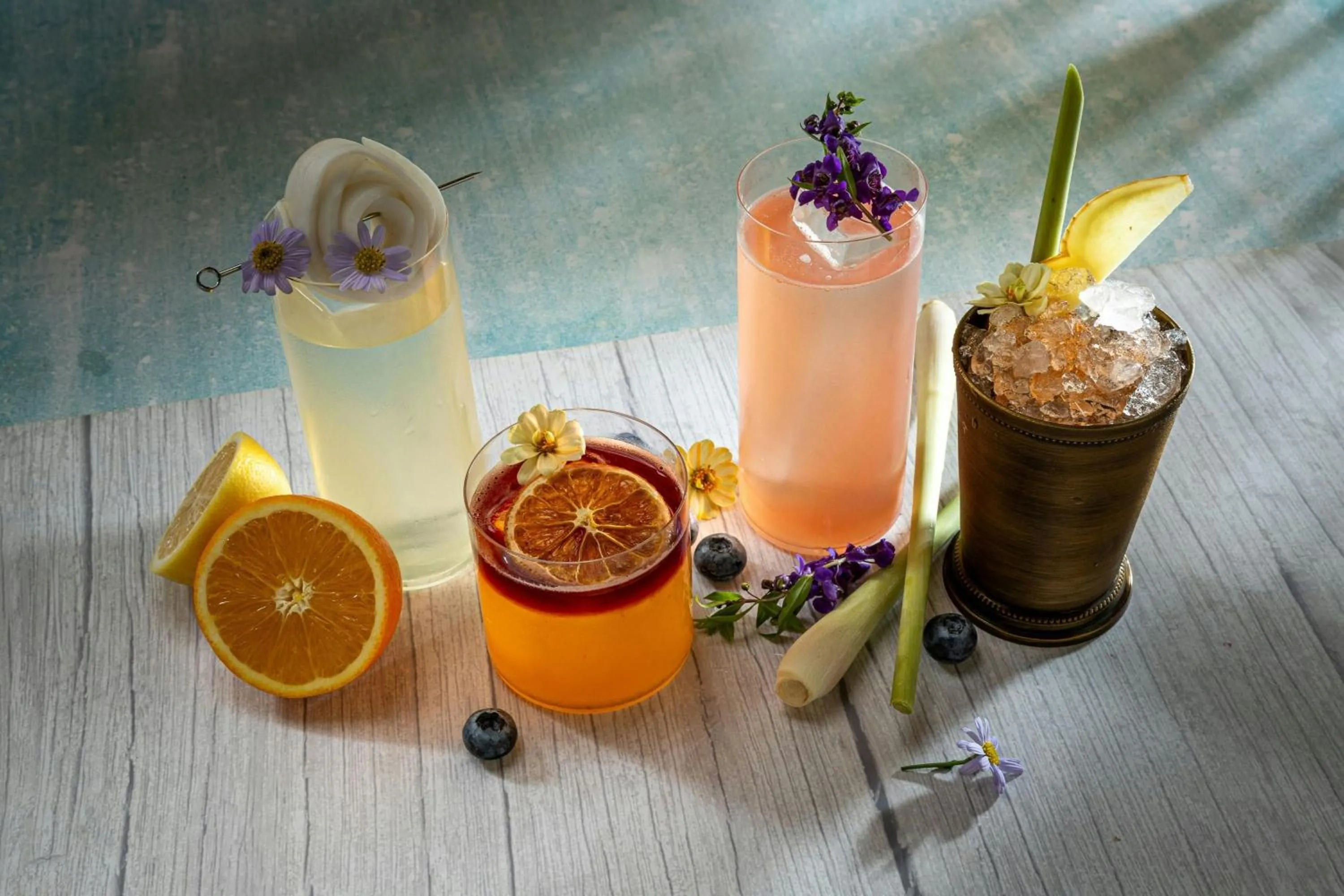 Lounge or bar in Le Meridien Phuket Beach Resort