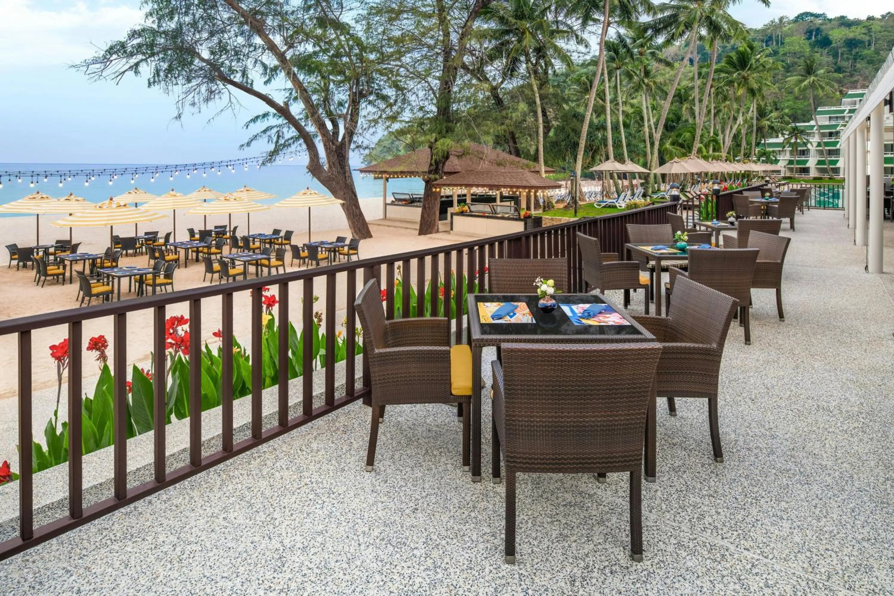 Restaurant/places to eat in Le Meridien Phuket Beach Resort