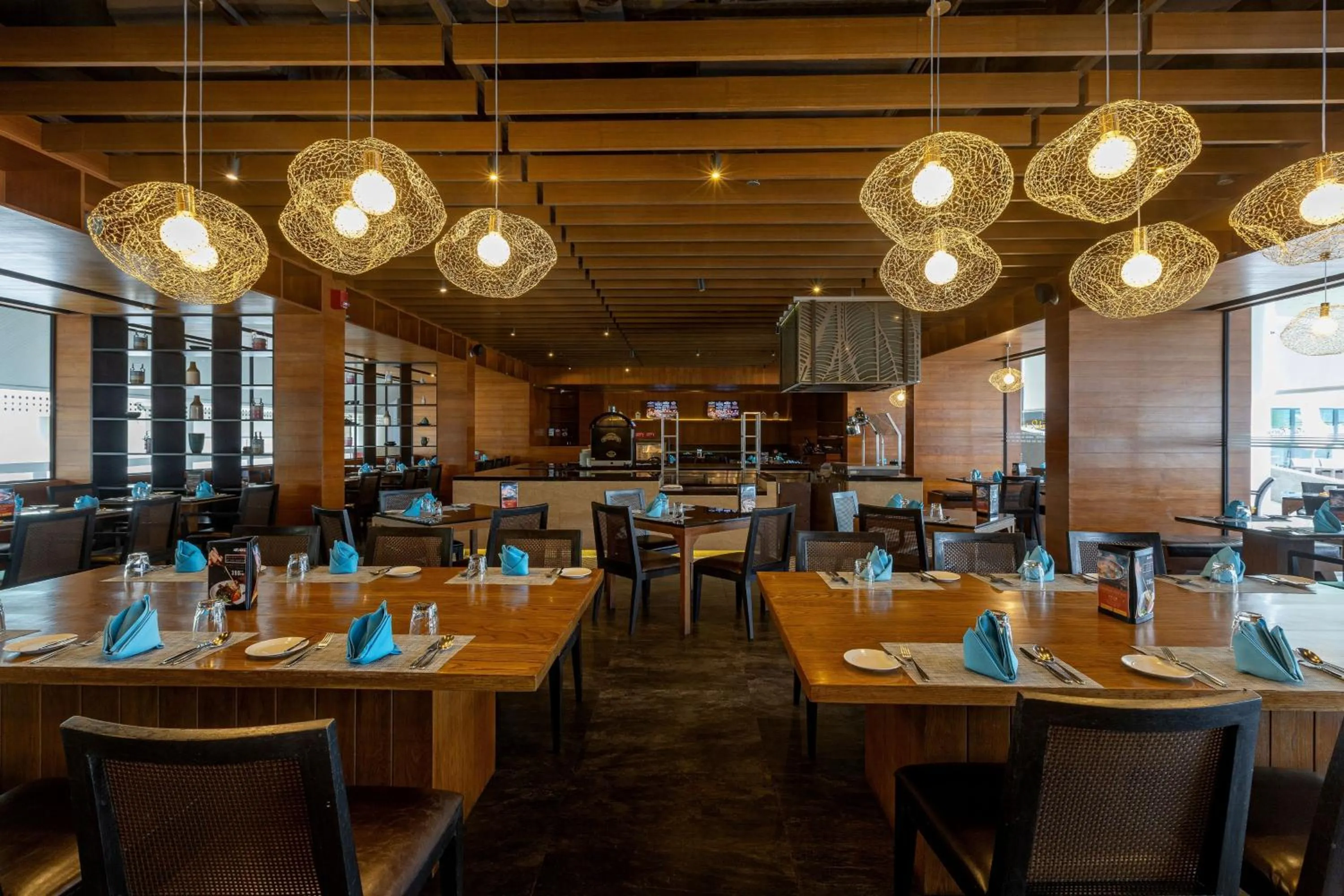 Restaurant/places to eat in Le Meridien Phuket Beach Resort