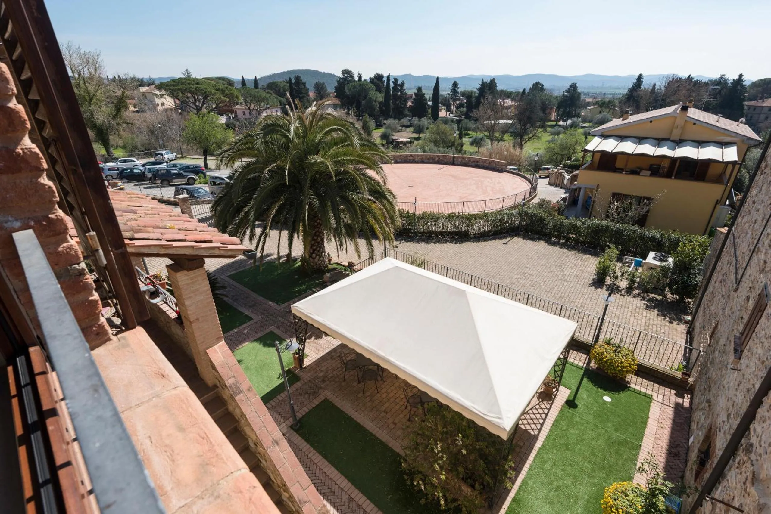 Garden view in Bed & Breakfast Suvereto