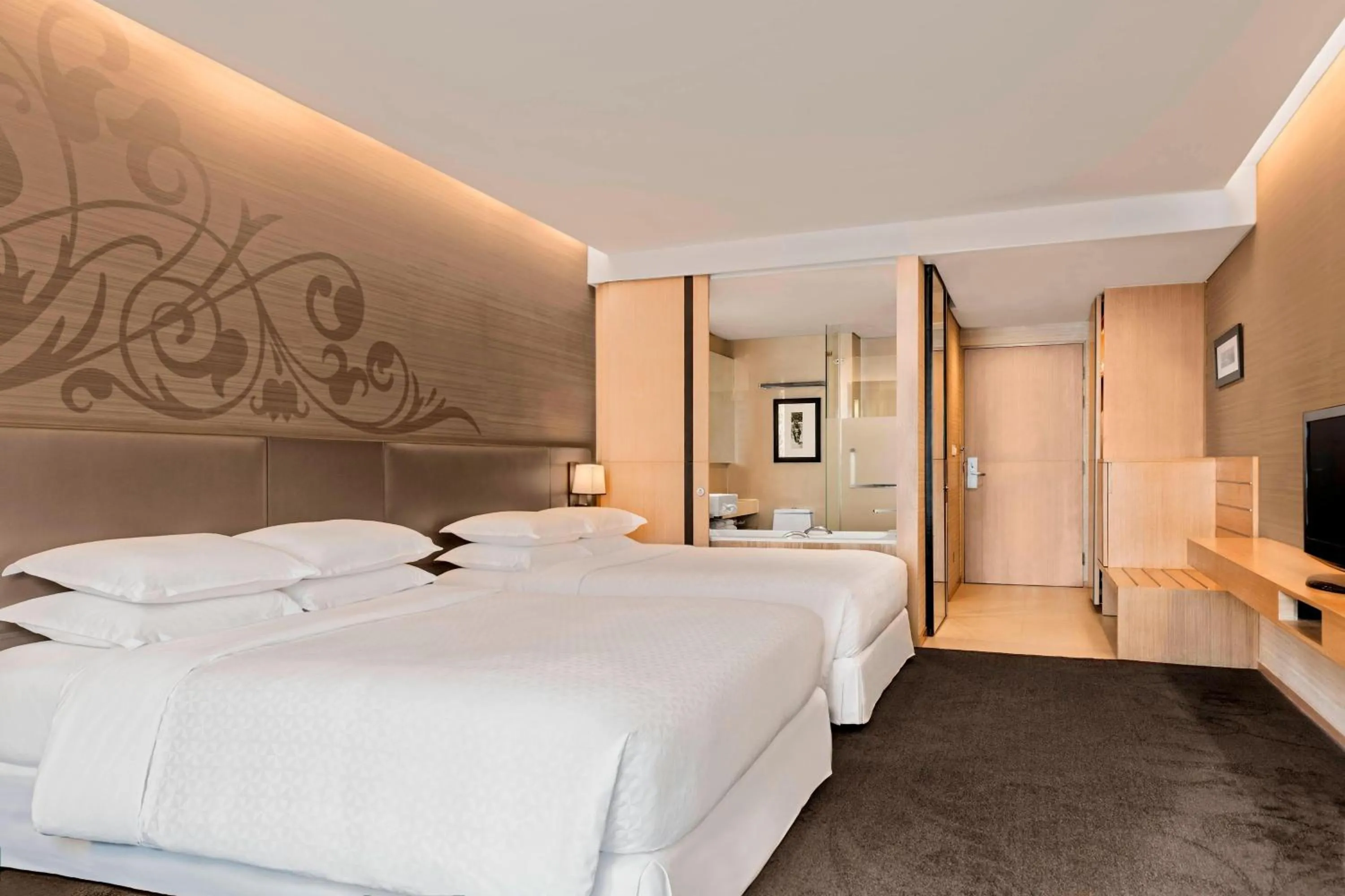 Photo of the whole room, Bed in Four Points by Sheraton Bangkok, Sukhumvit 15