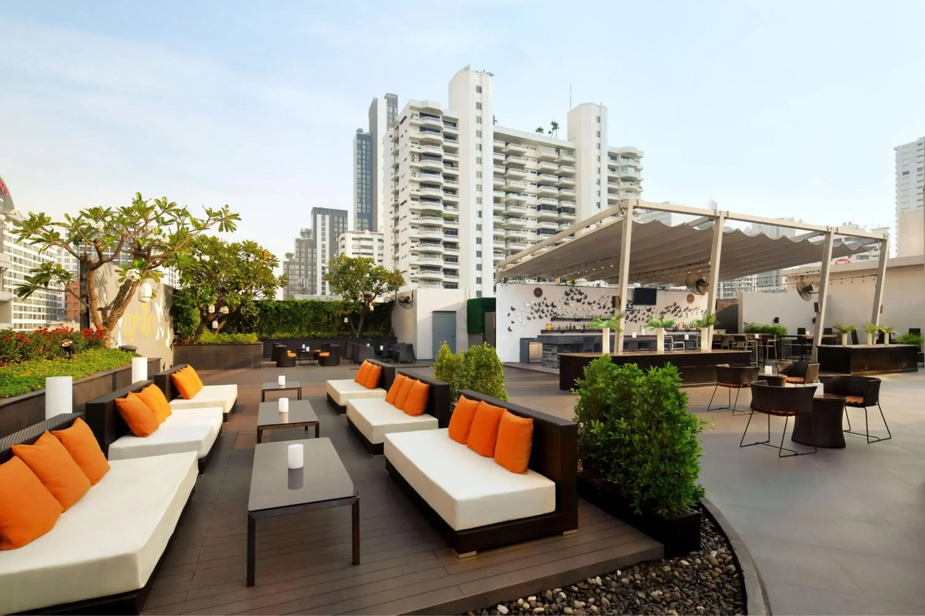 Lounge or bar in Four Points by Sheraton Bangkok, Sukhumvit 15 Lounge or bar in Four Points by Sheraton Bangkok, Sukhumvit 15