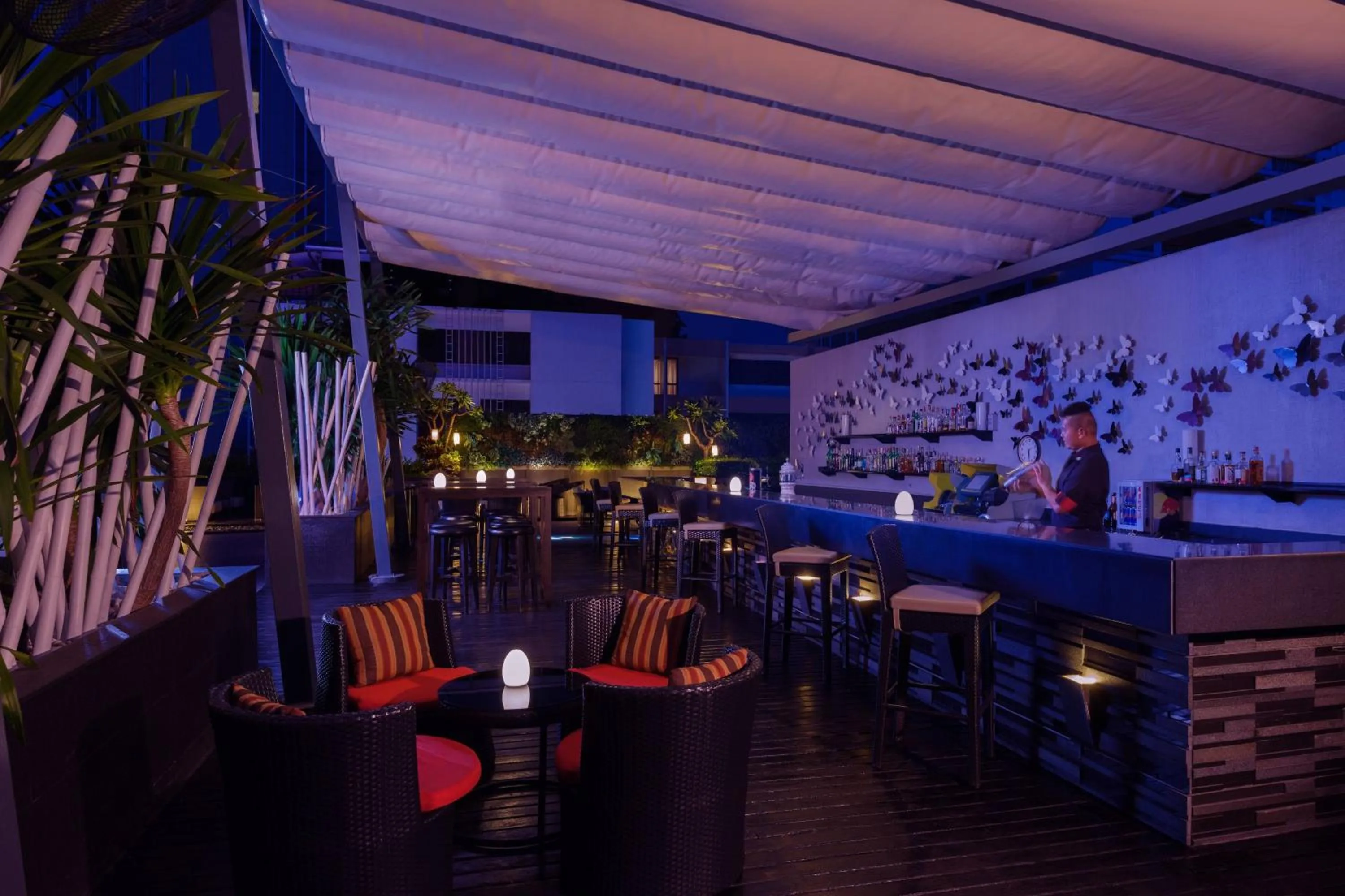Lounge or bar in Four Points by Sheraton Bangkok, Sukhumvit 15