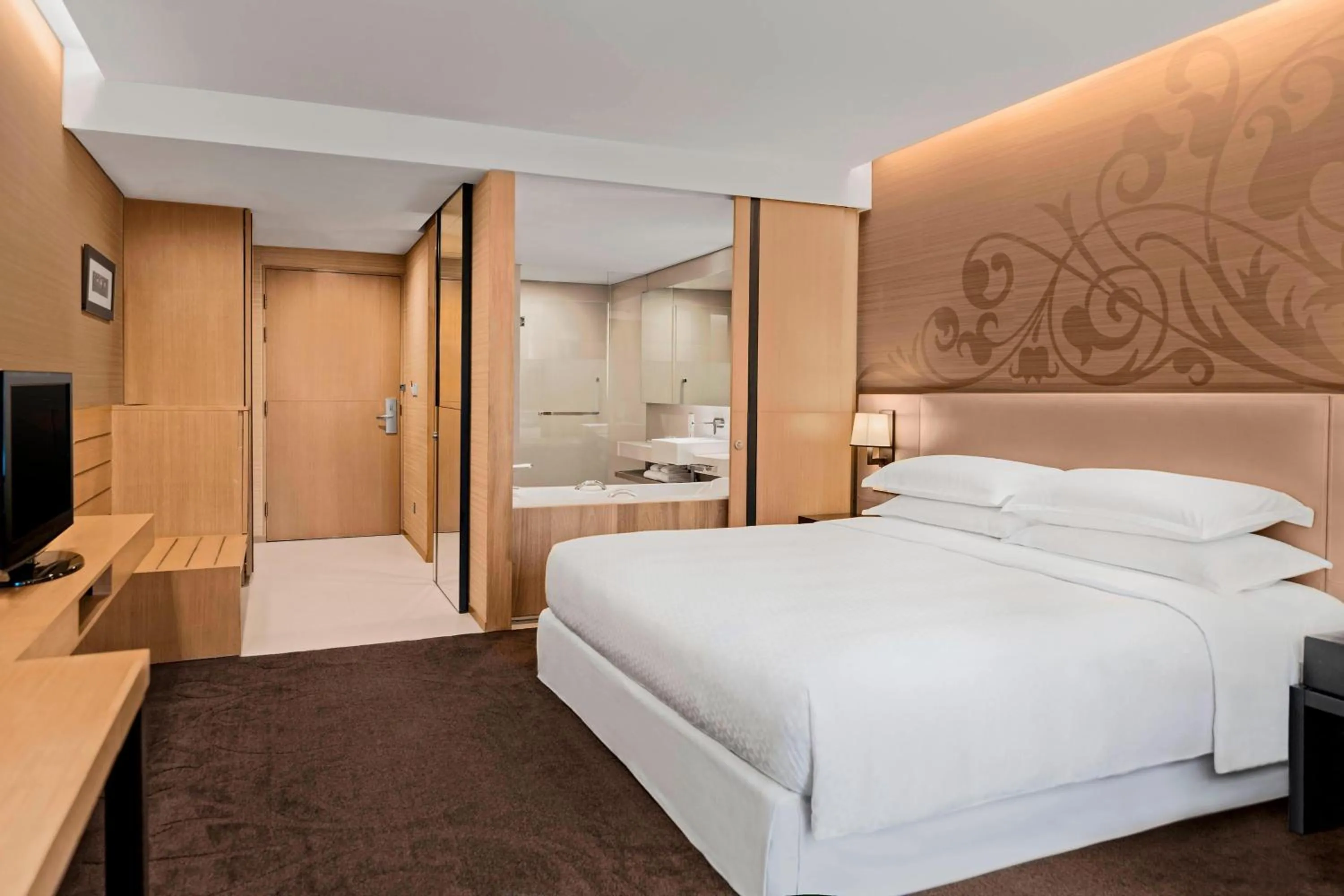 Photo of the whole room, Bed in Four Points by Sheraton Bangkok, Sukhumvit 15