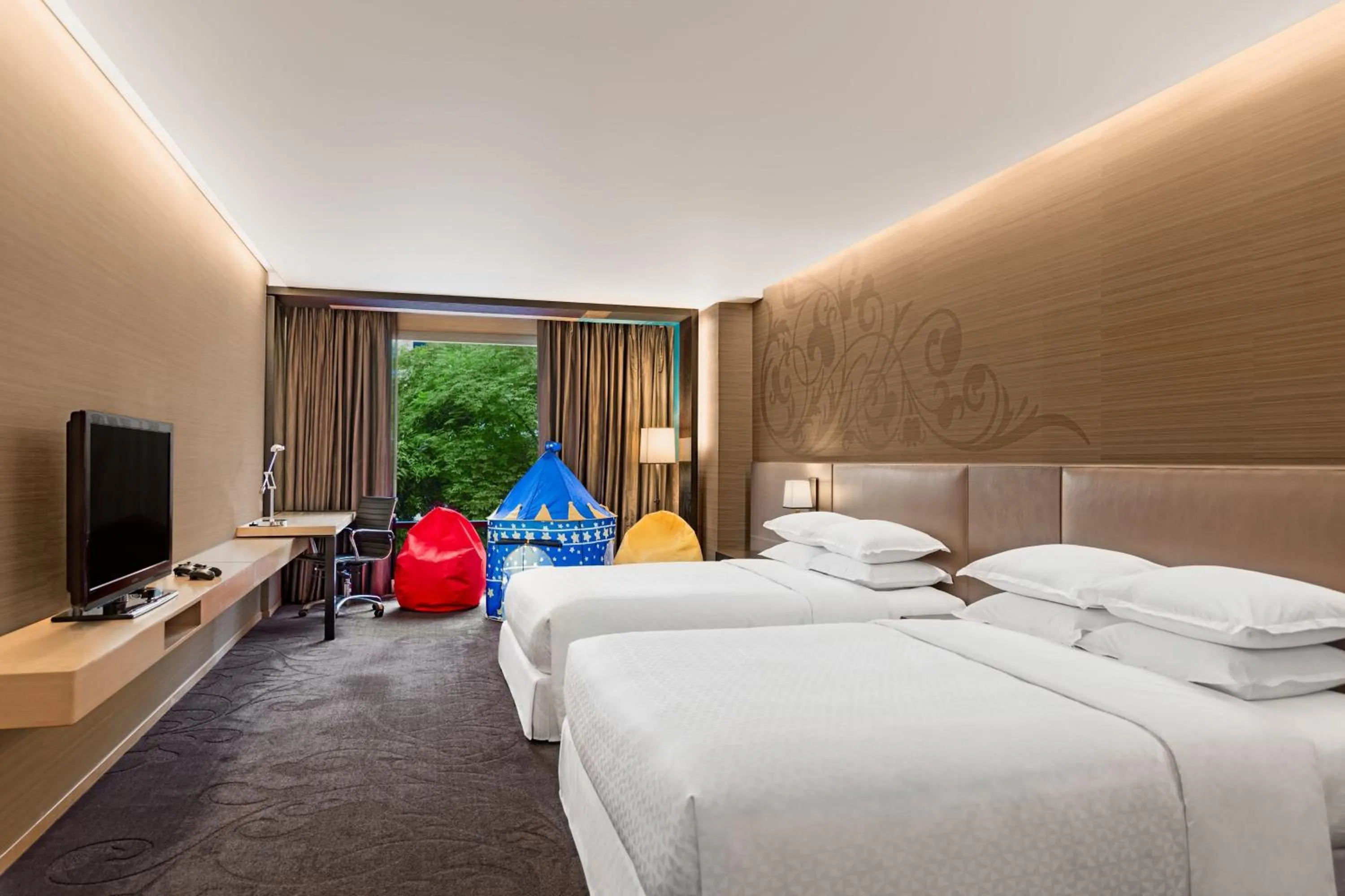 Photo of the whole room, Bed in Four Points by Sheraton Bangkok, Sukhumvit 15