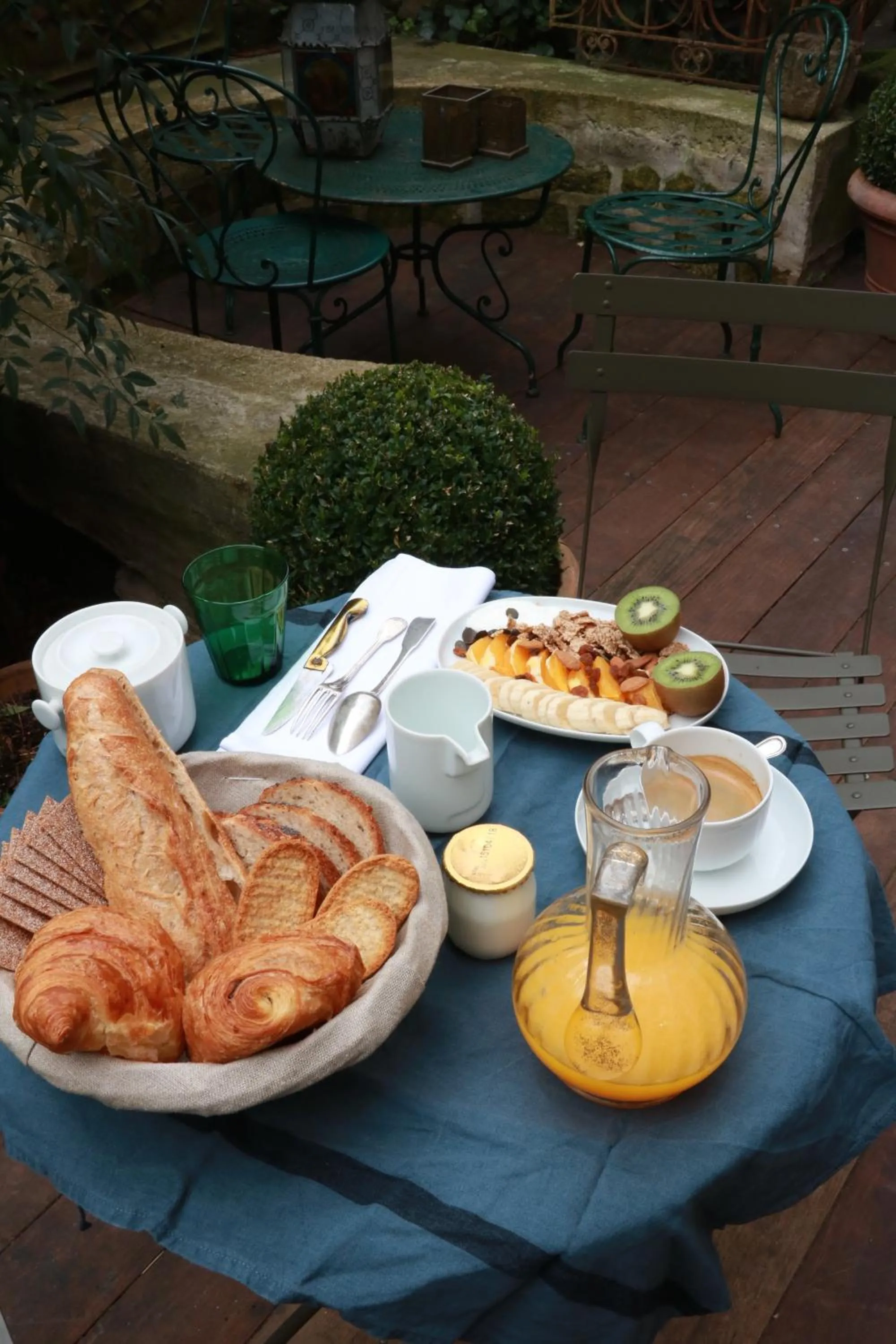 Continental breakfast in Le 66