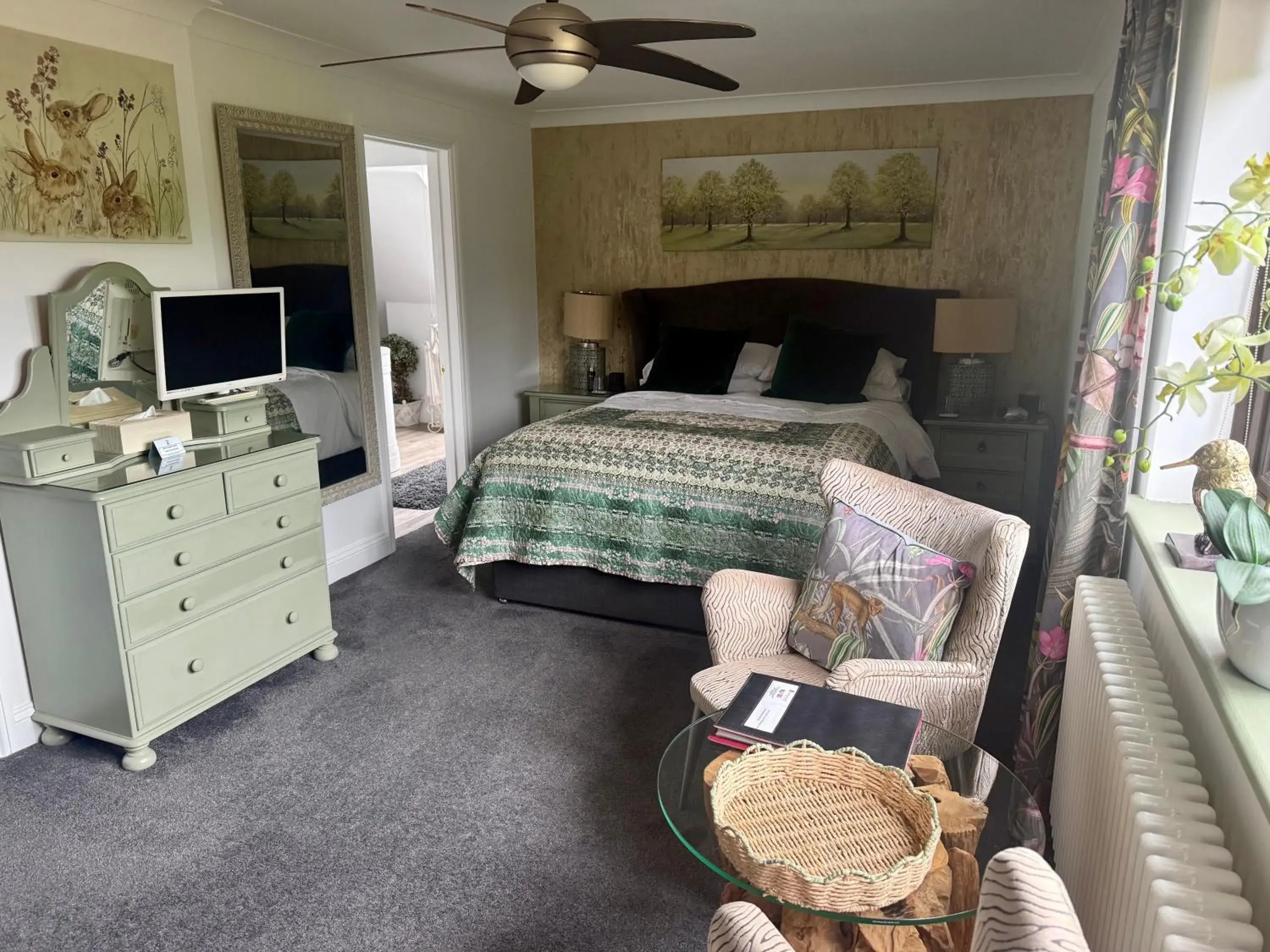 Deluxe Double Room in Beechwood B and B Deluxe Double Room in Beechwood B and B