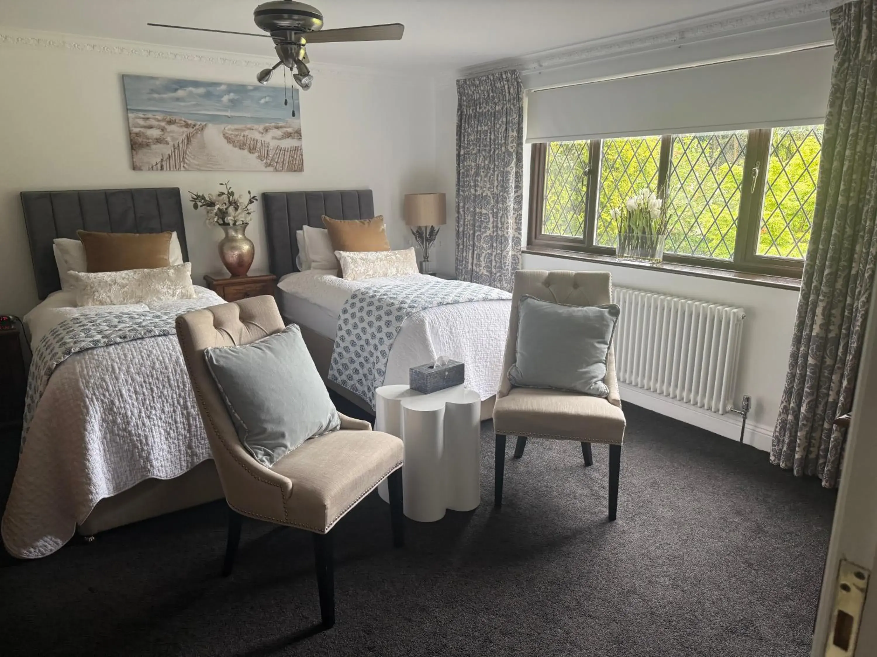 Standard Twin Room with Garden View in Beechwood B and B Standard Twin Room with Garden View in Beechwood B and B