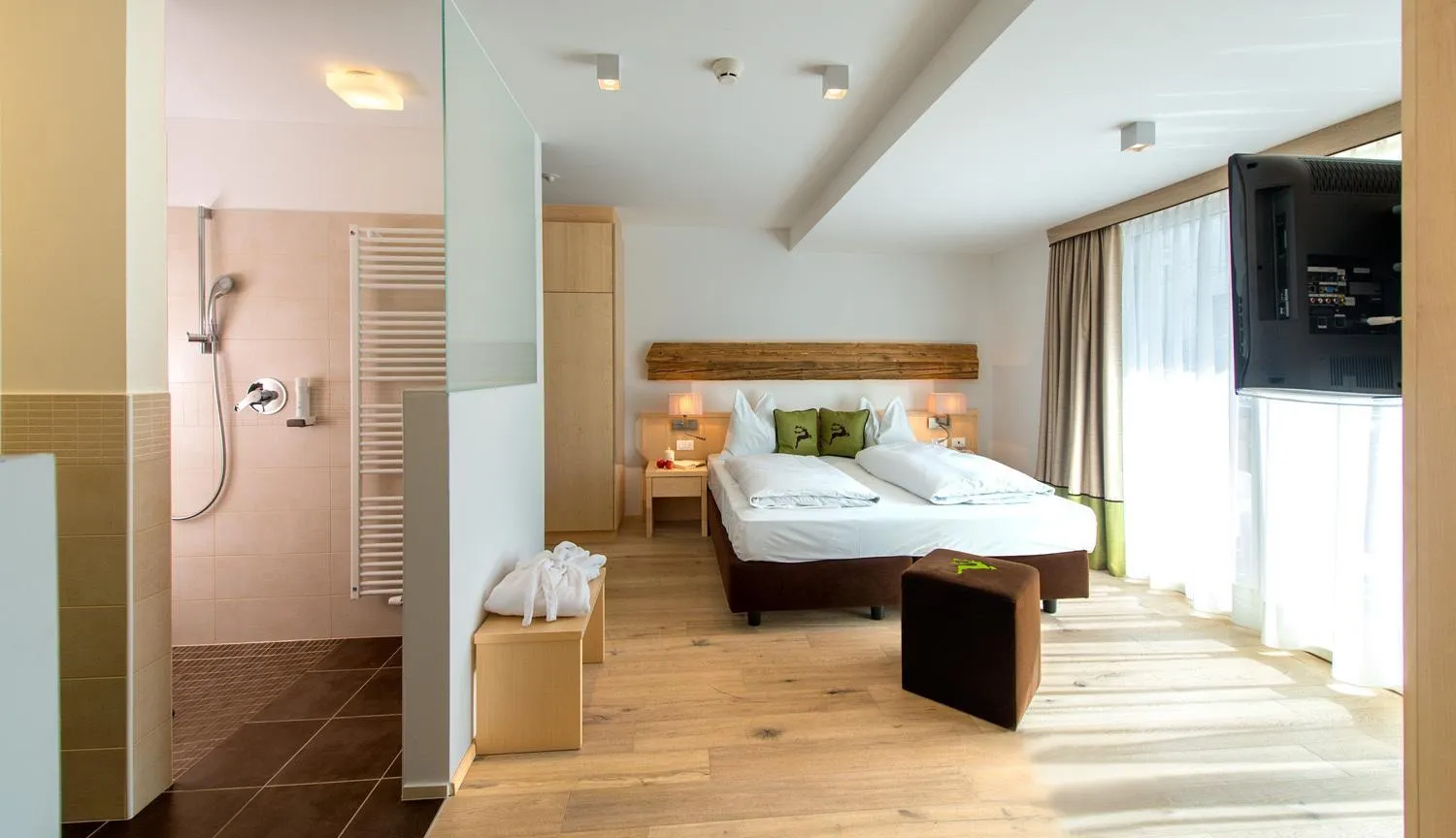 Bedroom, Bed in Hotel Regglbergerhof