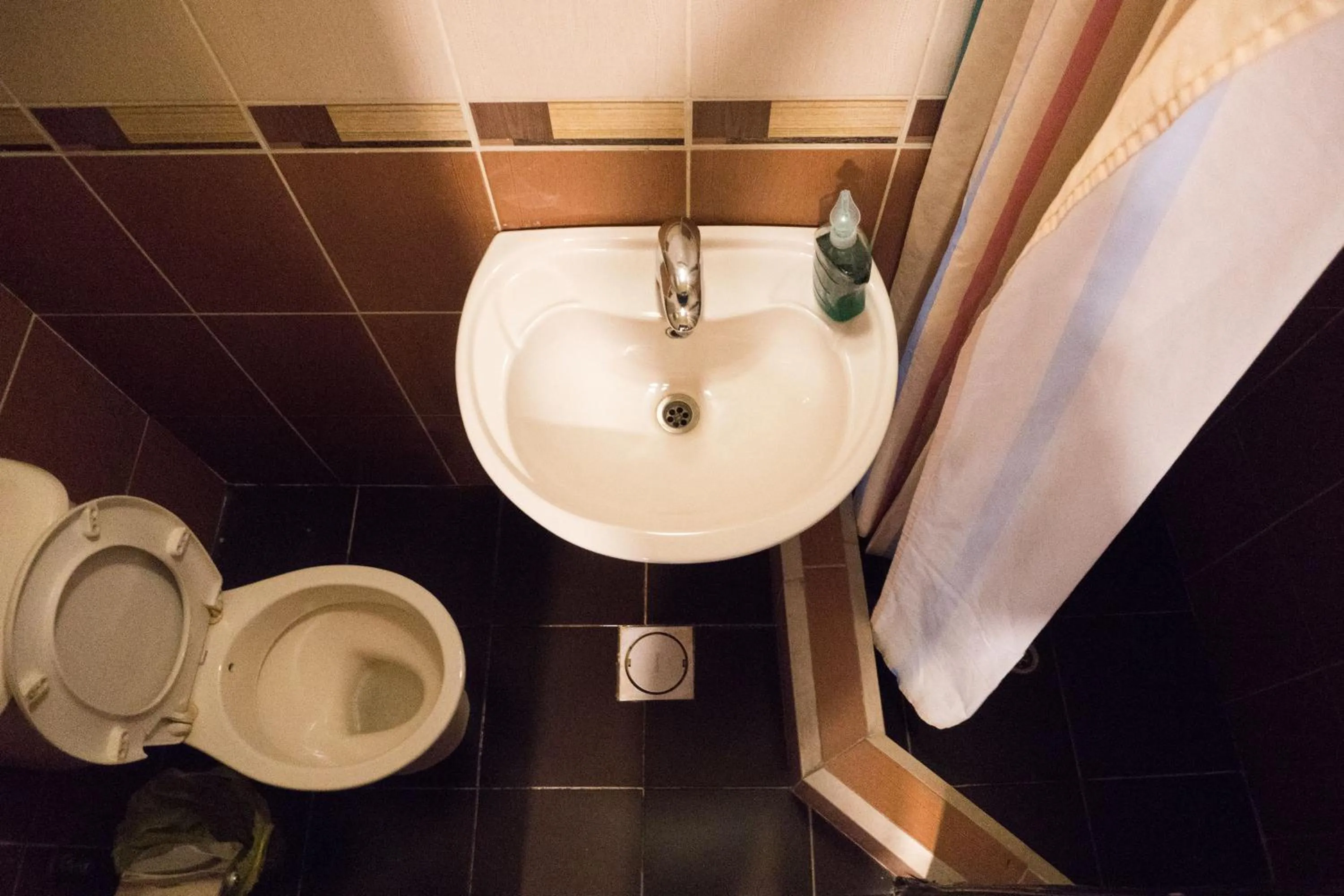 Shower in Madaba Hotel