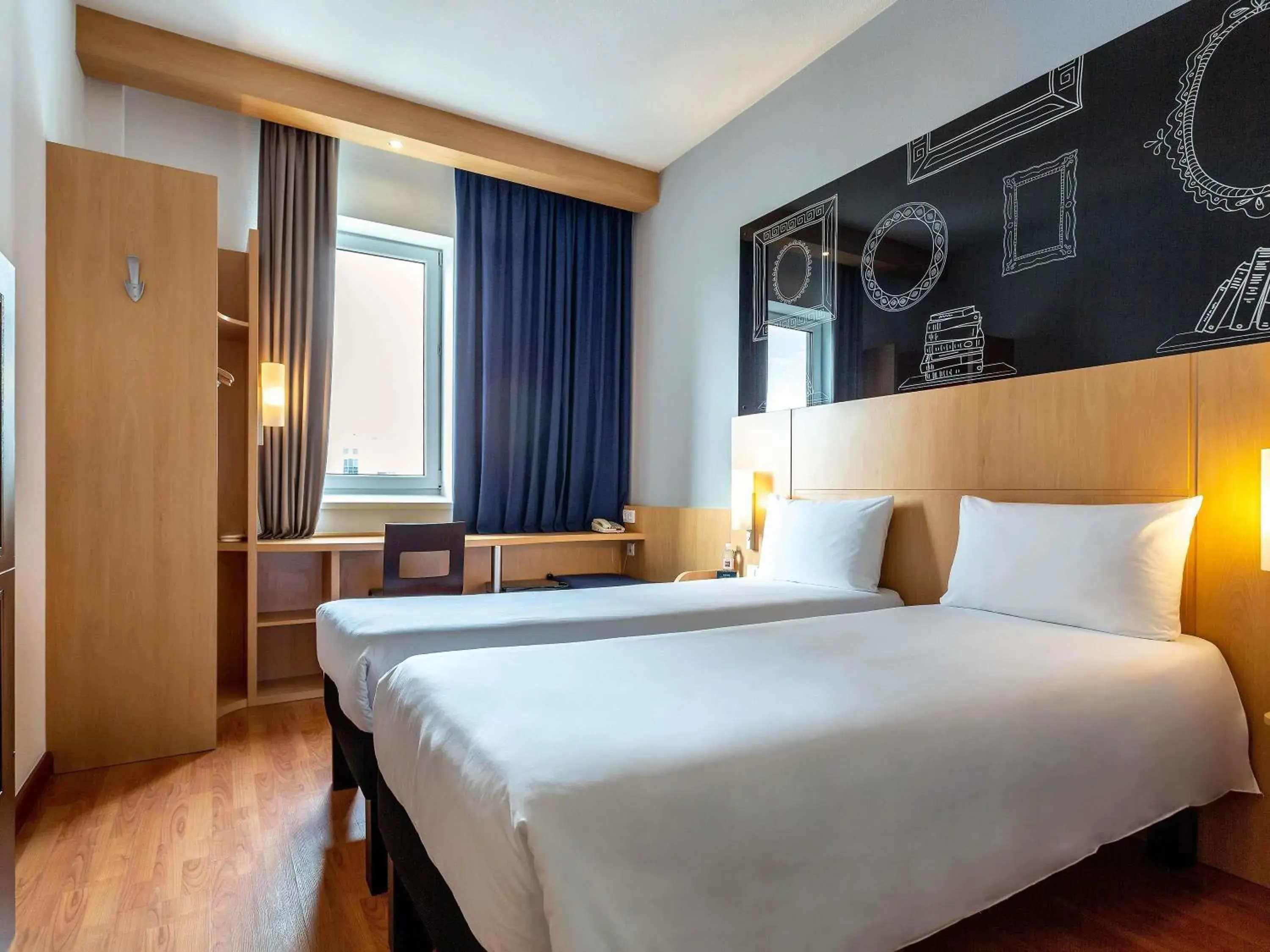 Bedroom, Bed in ibis Kyiv City Center Bedroom, Bed in ibis Kyiv City Center