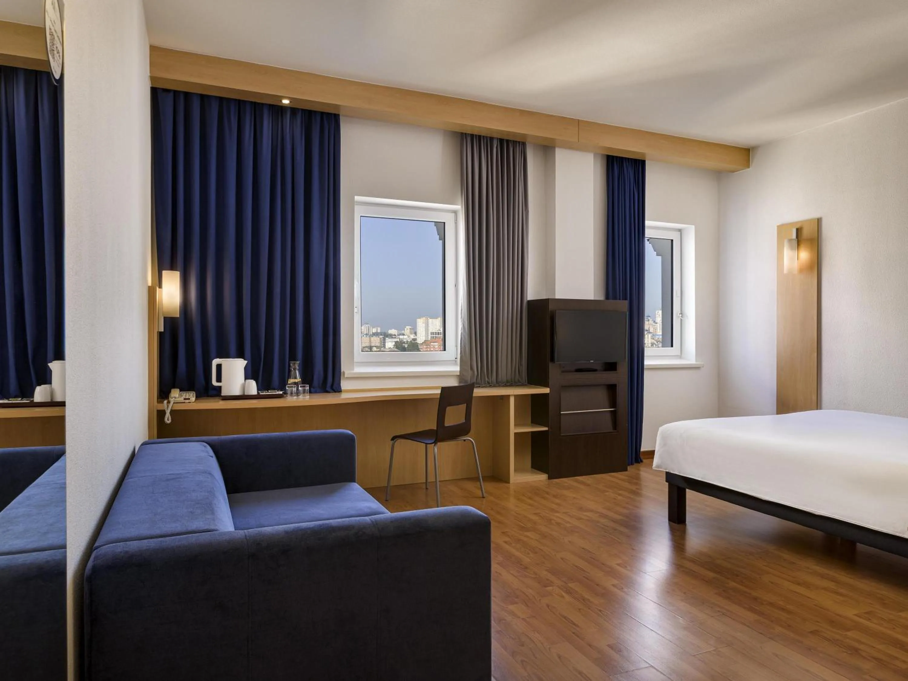 Bedroom, Bed in ibis Kyiv City Center