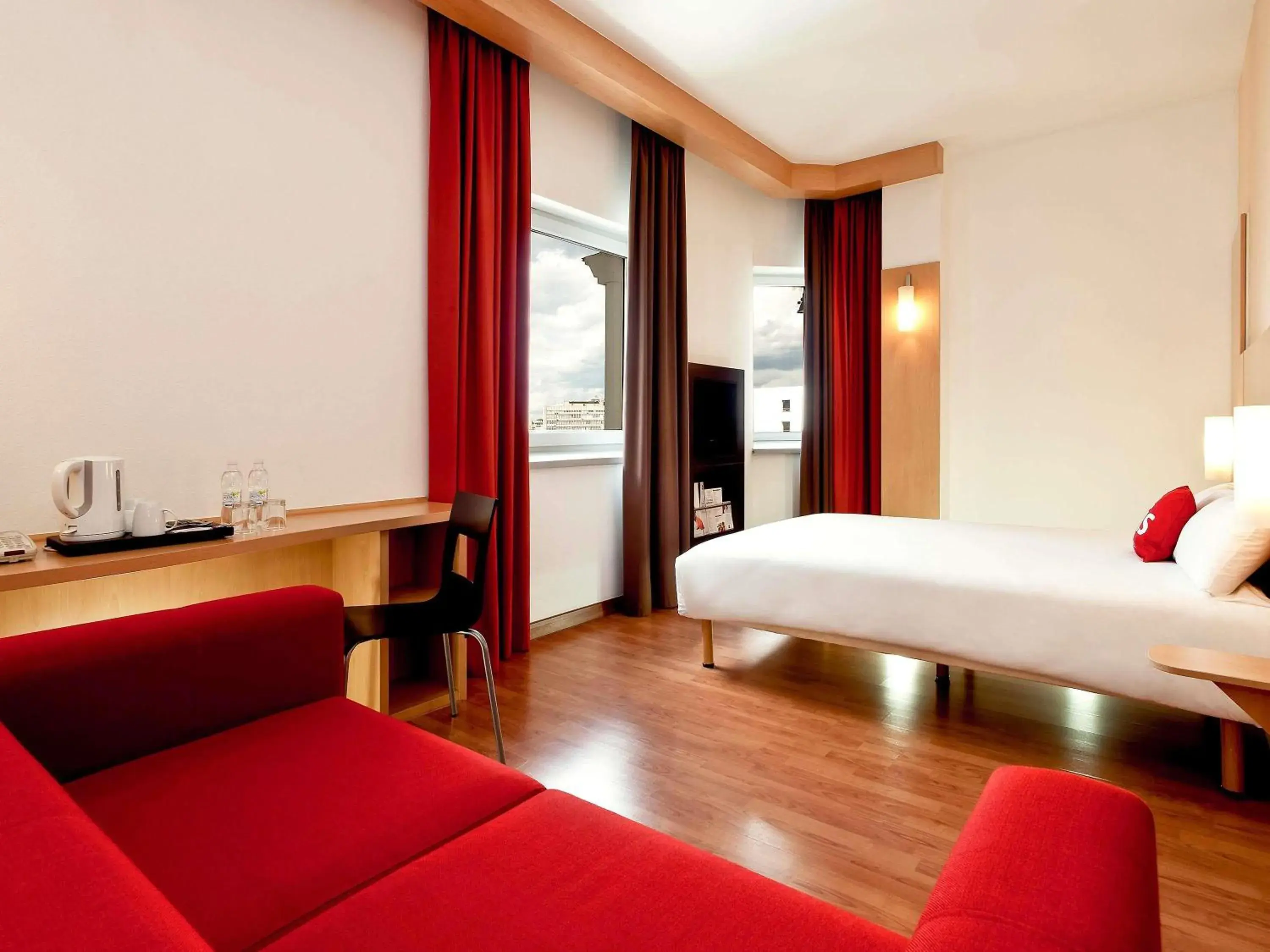 Bedroom, Bed in ibis Kyiv City Center Bedroom, Bed in ibis Kyiv City Center