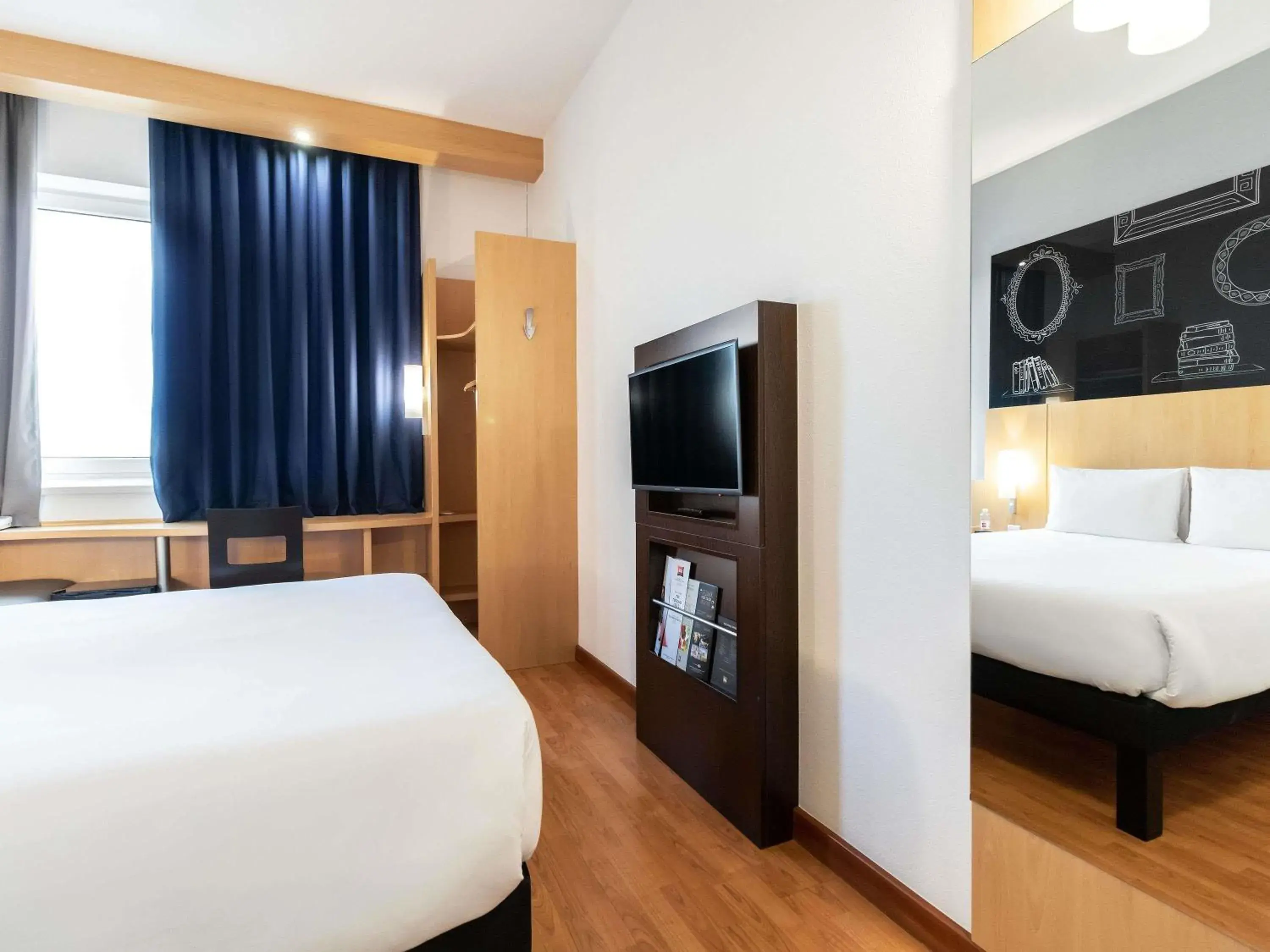 Bedroom, Bed in ibis Kyiv City Center Bedroom, Bed in ibis Kyiv City Center