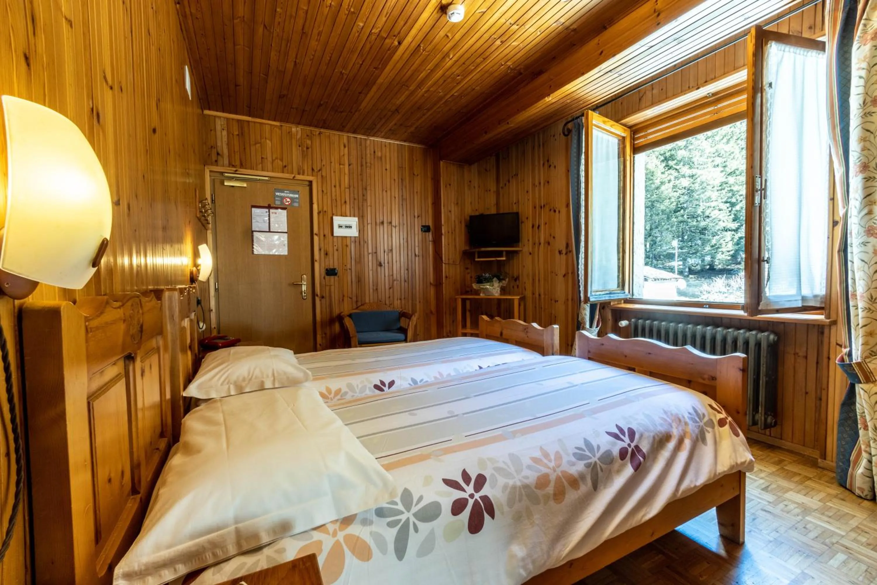 Bedroom, Bed in Hotel Le Campagnol