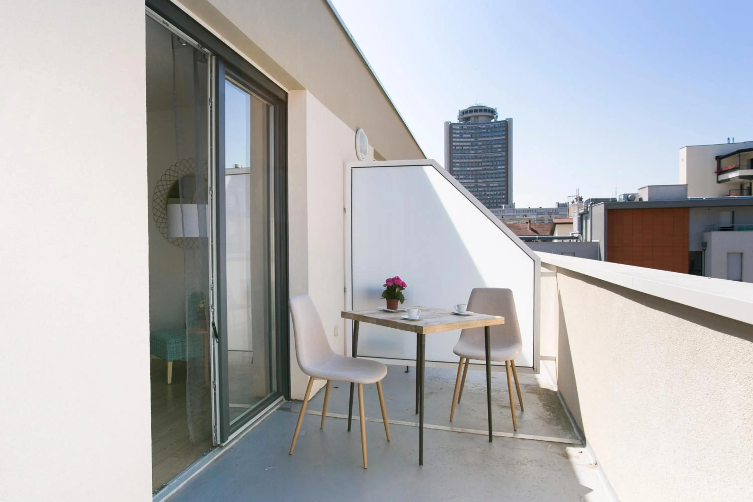 Balcony/Terrace in Zenao Appart'hôtels Mulhouse