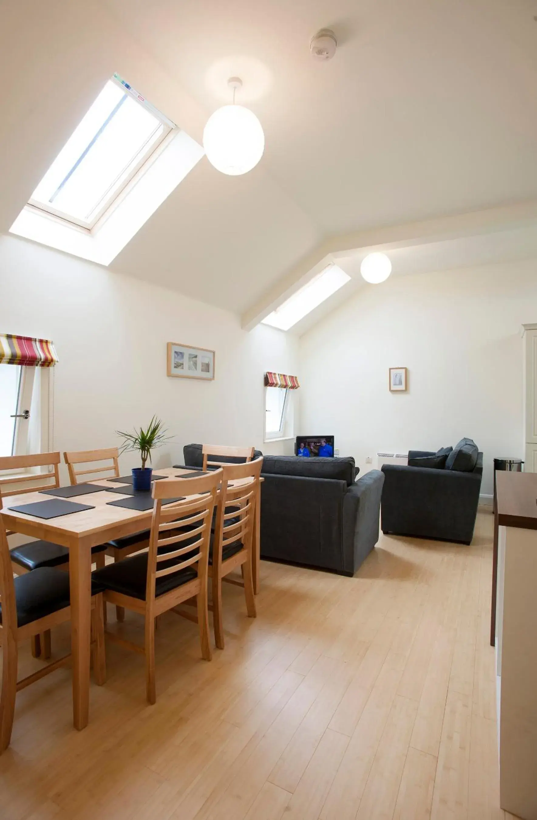 Three-Bedroom Apartment in The Pyjama Factory Three-Bedroom Apartment in The Pyjama Factory