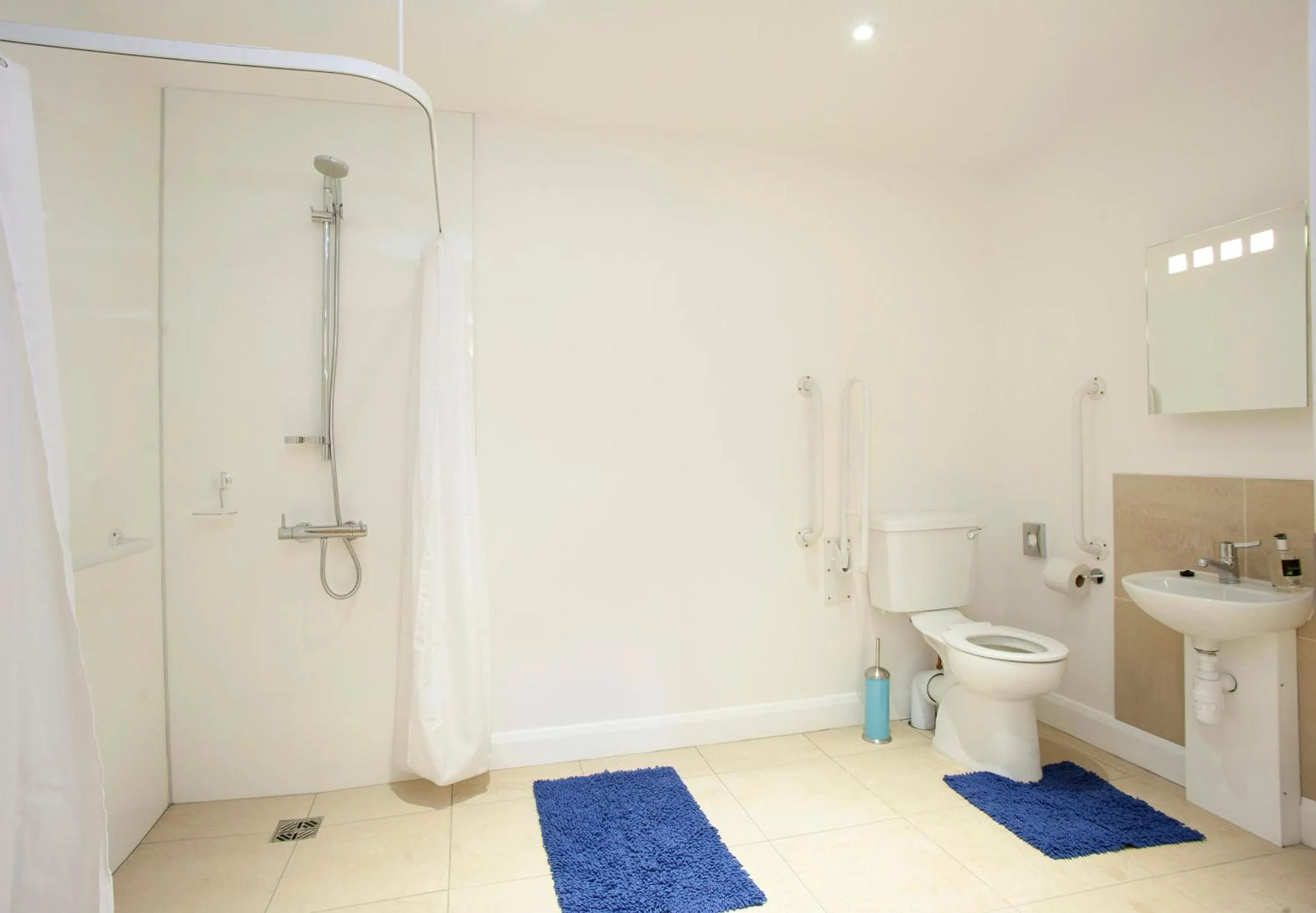 Shower in The Pyjama Factory