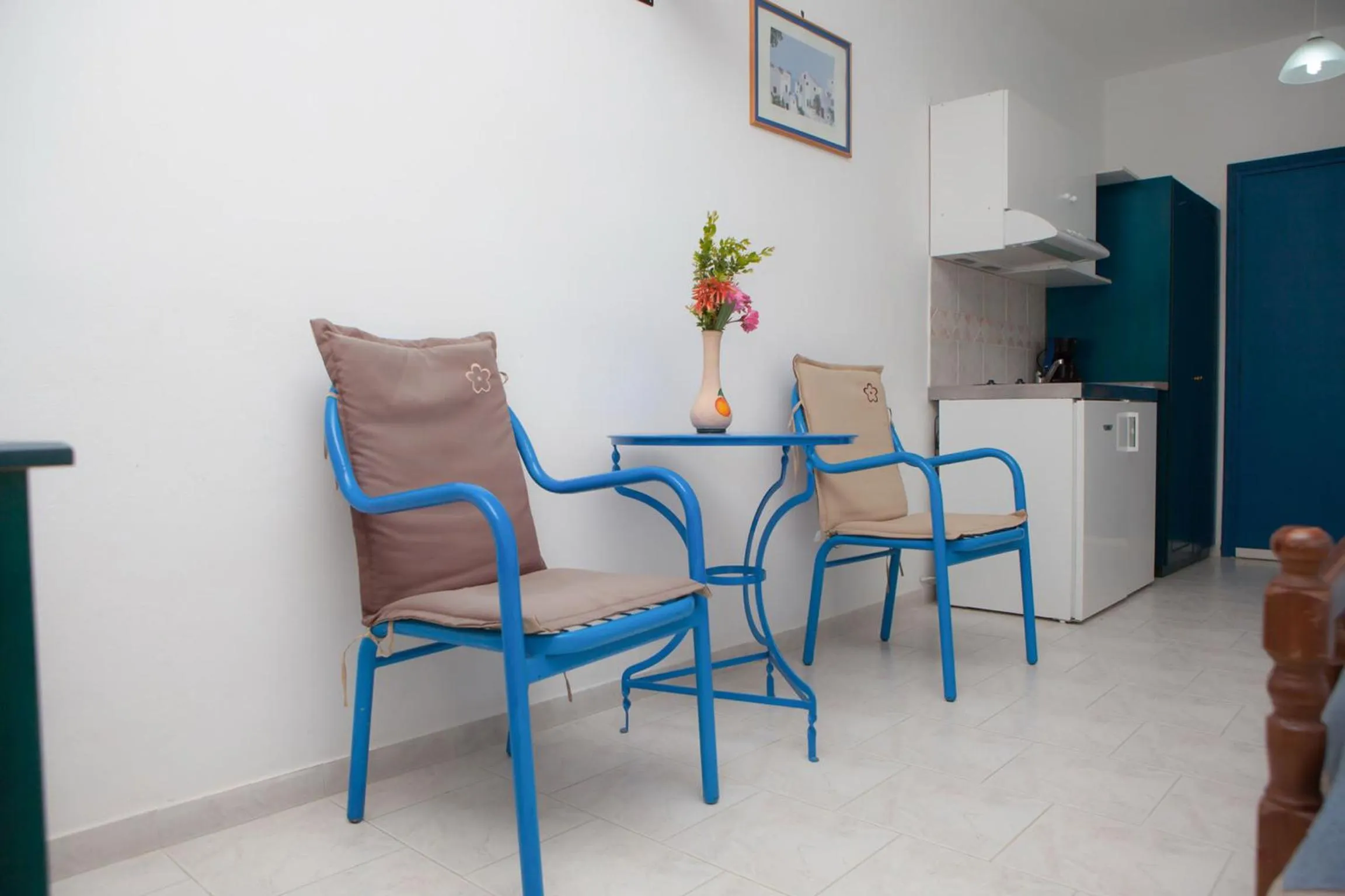 Kitchen or kitchenette in Vardes Hotel Studios