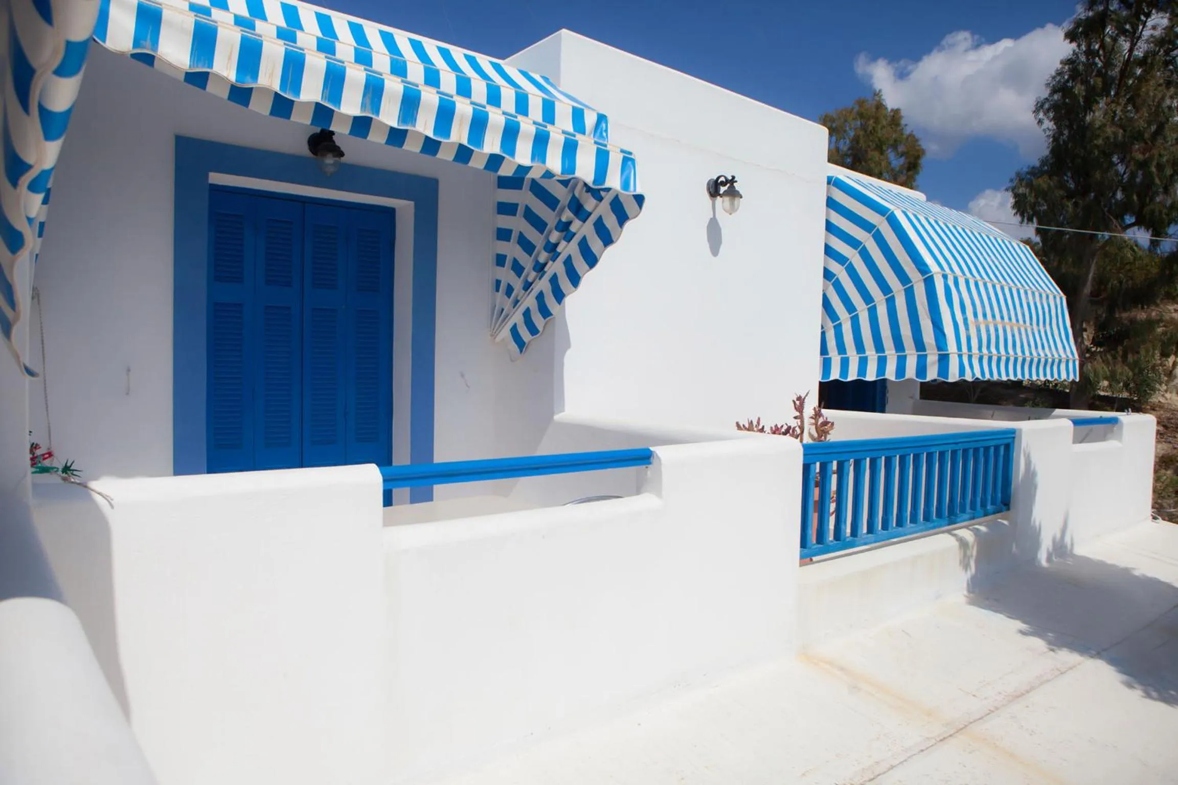 Property building in Vardes Hotel Studios