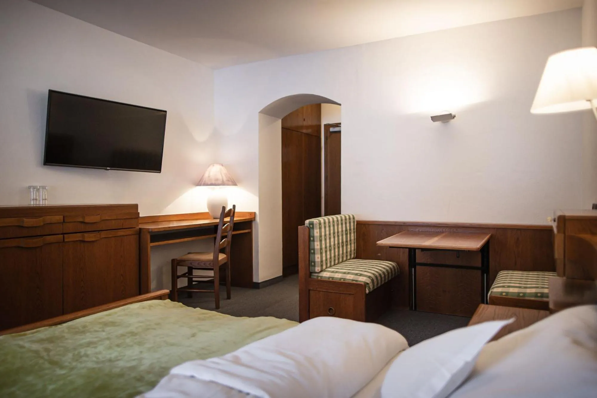 Bed in Hotel Mühlwald