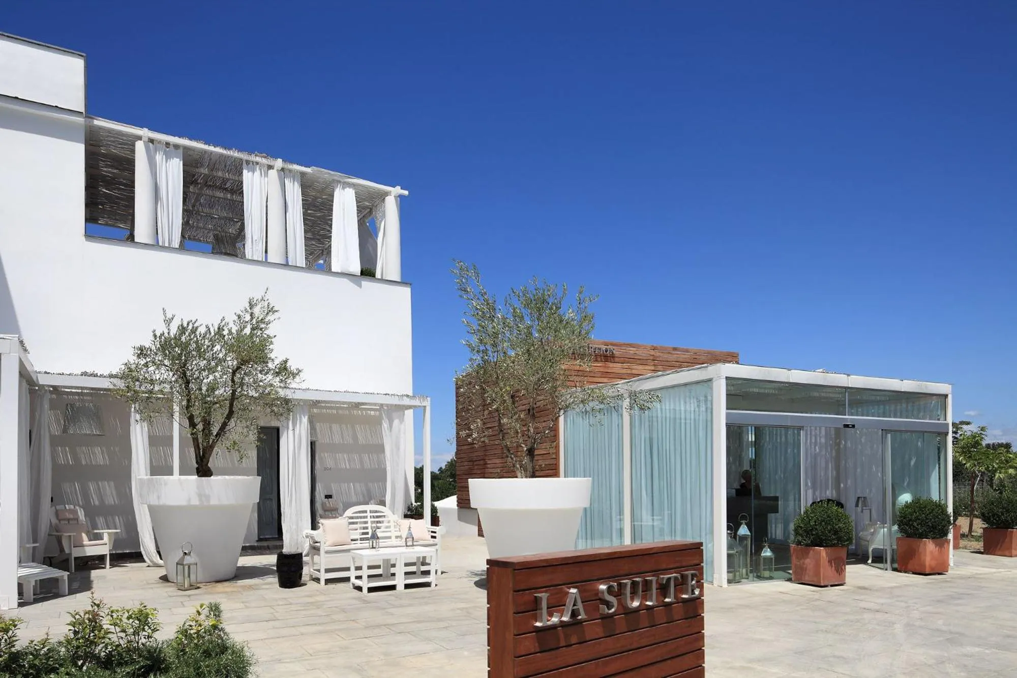 Facade/entrance in La Suite Boutique Hotel