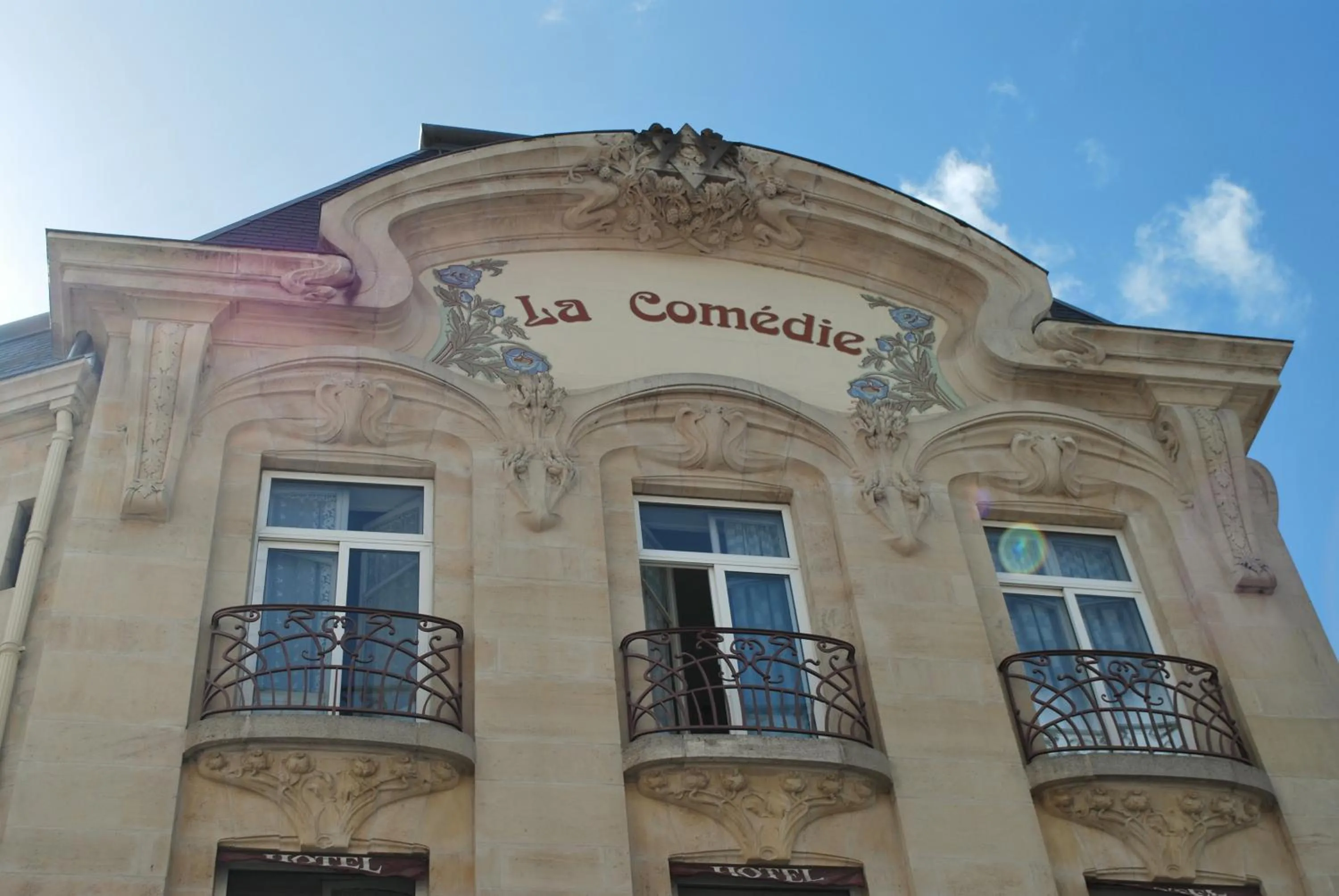 Facade/entrance in Hôtel La Villa Lorraine
