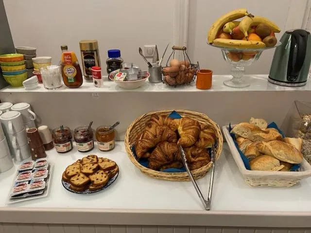 Breakfast in Hôtel La Villa Lorraine