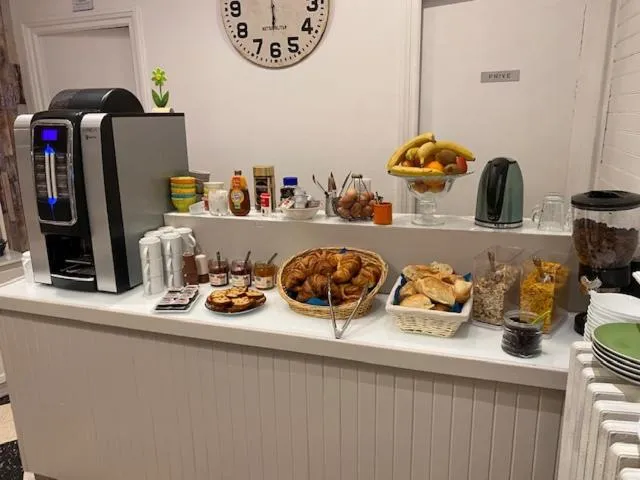 Breakfast in Hôtel La Villa Lorraine