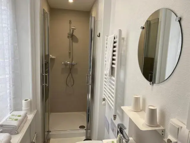 Property building in Hôtel La Villa Lorraine Property building in Hôtel La Villa Lorraine