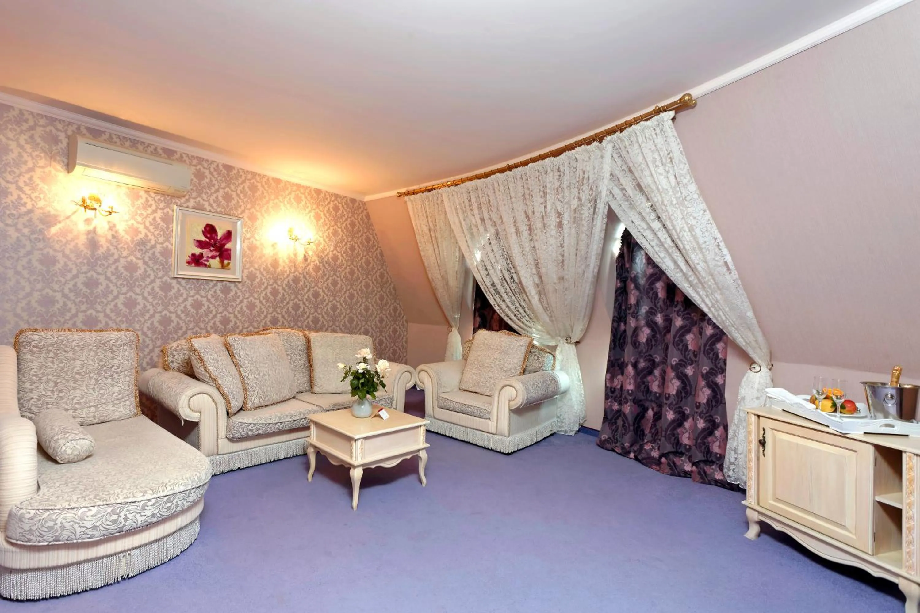 Living room in Kristel Hotel