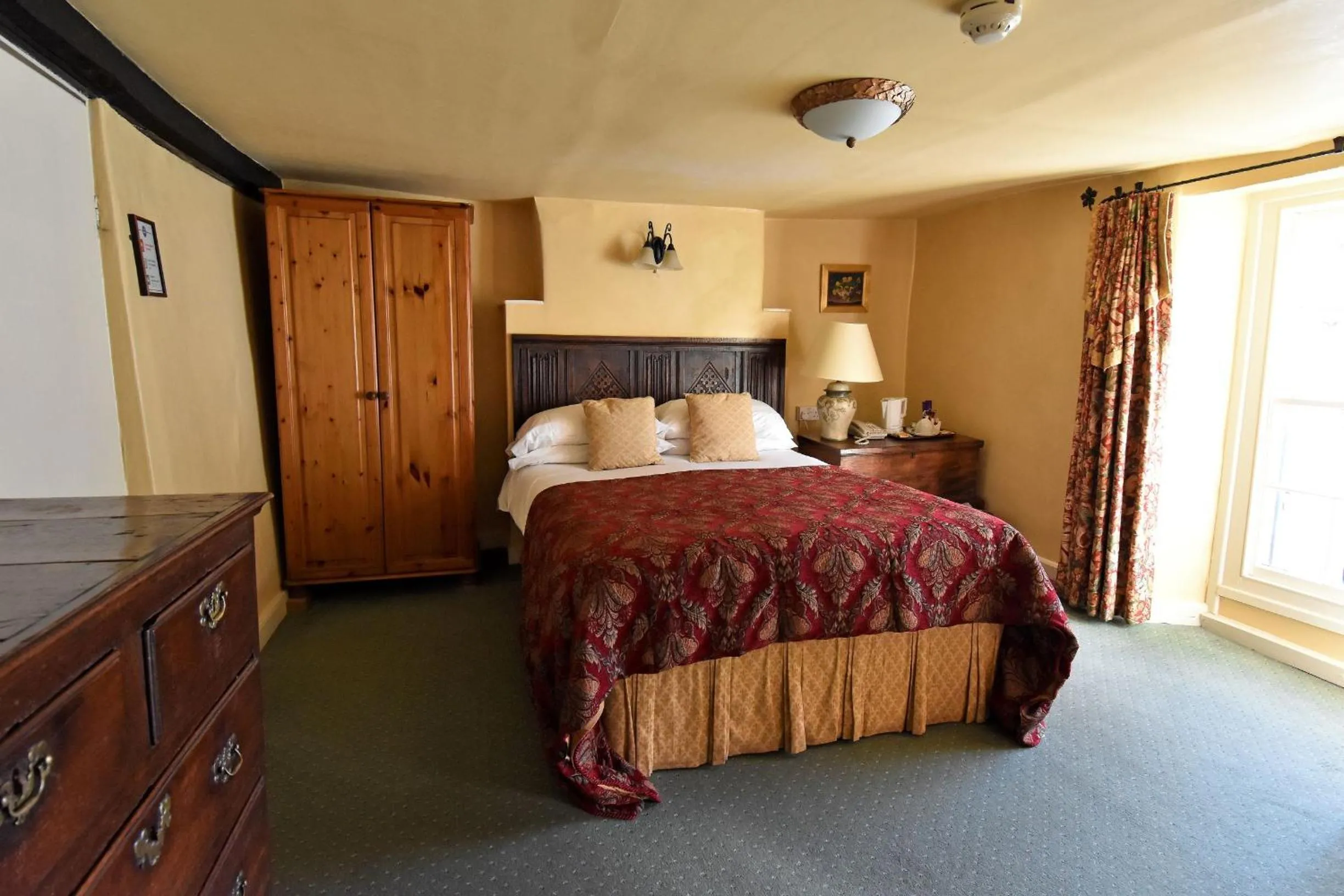 Double Room in The Old Black Lion