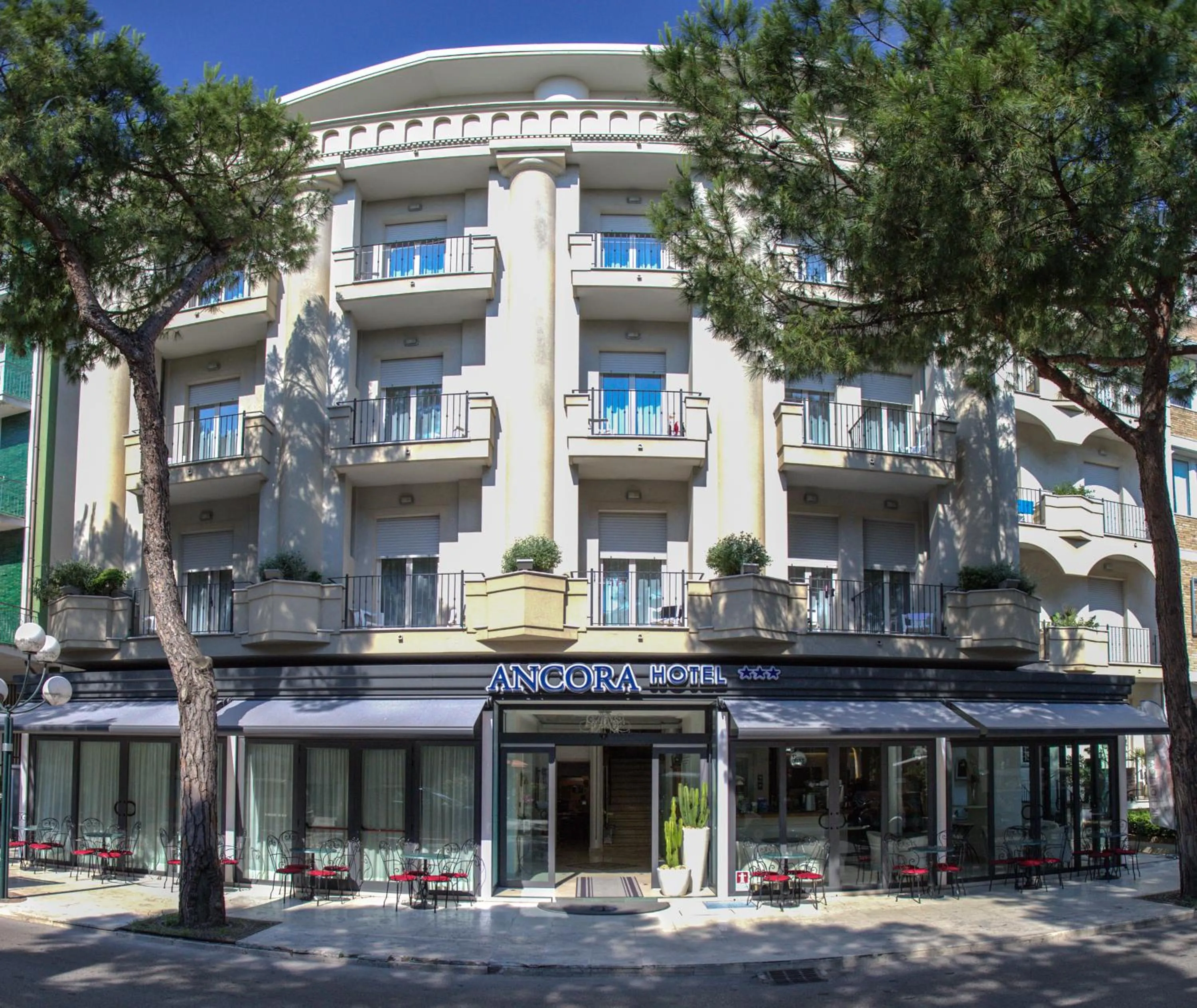 Facade/entrance in Ancora Hotel & Residence
