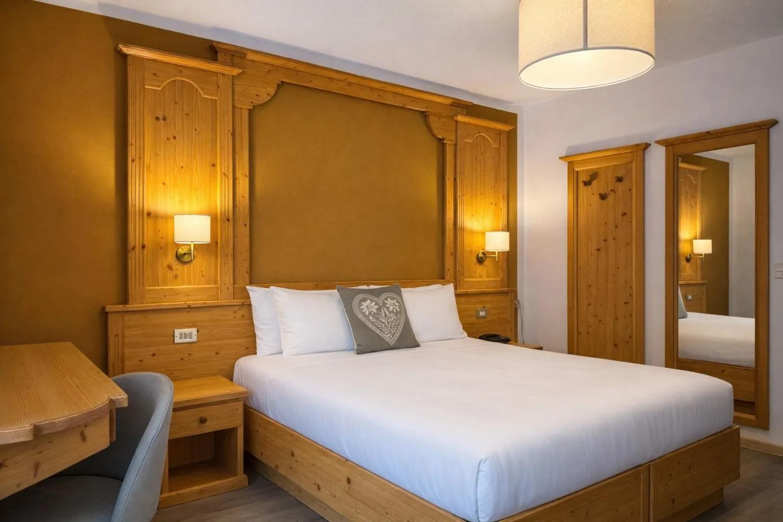 Bed in Hotel Rododendro Val di Fassa