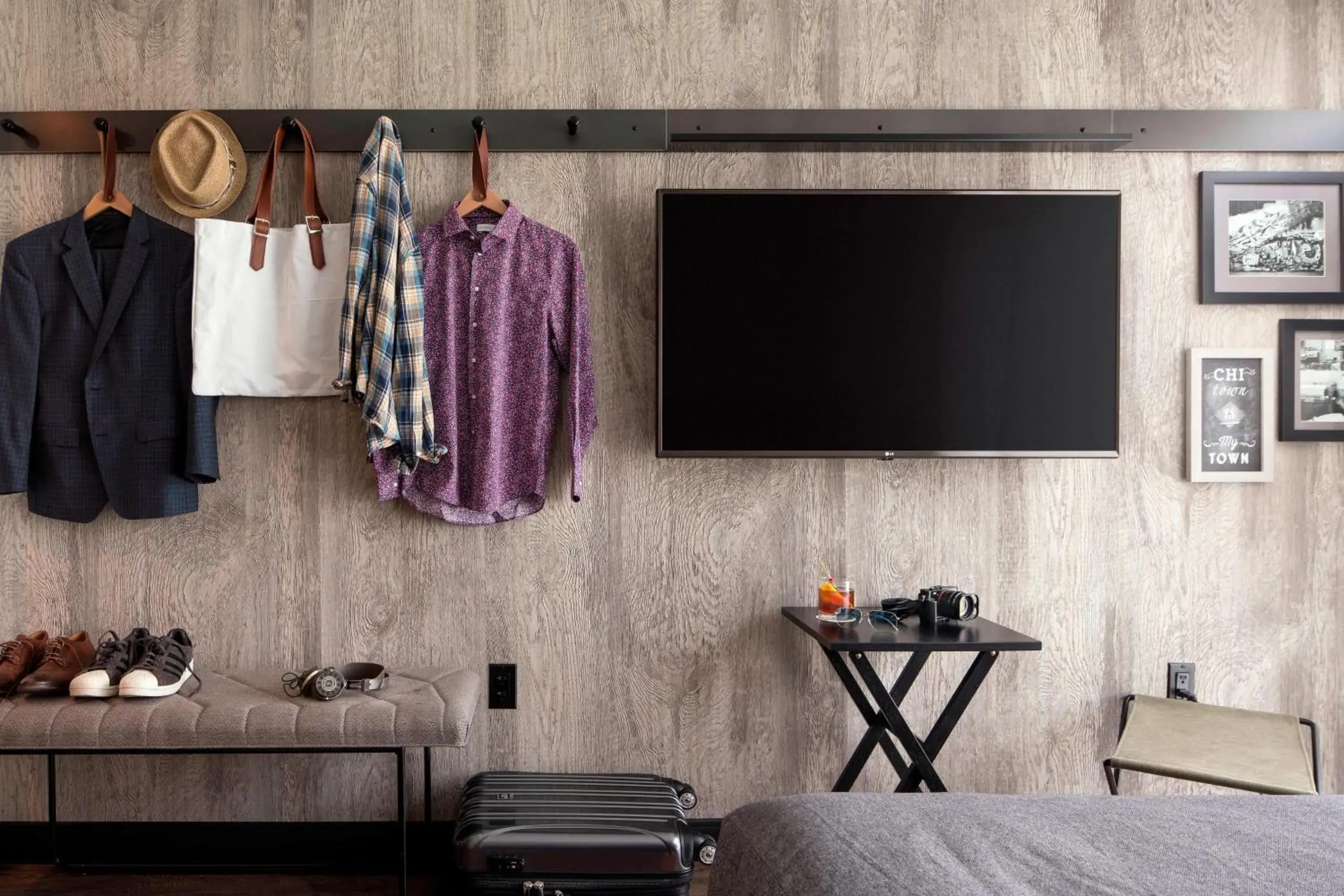 Queen Room in Moxy Chicago Downtown Queen Room in Moxy Chicago Downtown