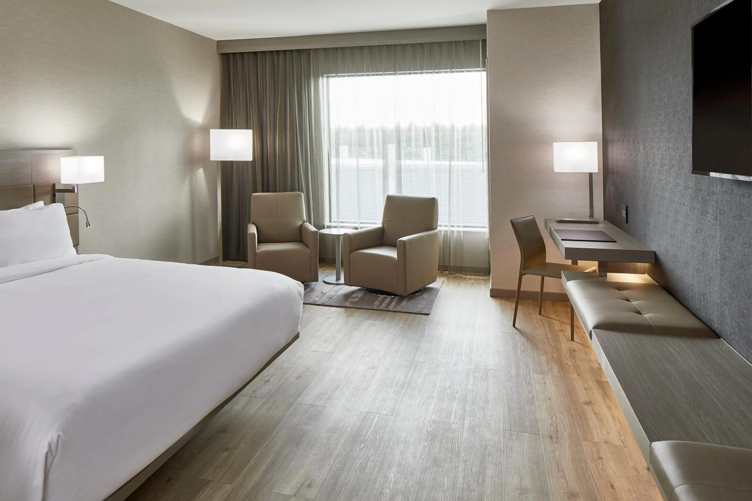 Living room, Bed in AC Hotel by Marriott Cleveland Beachwood