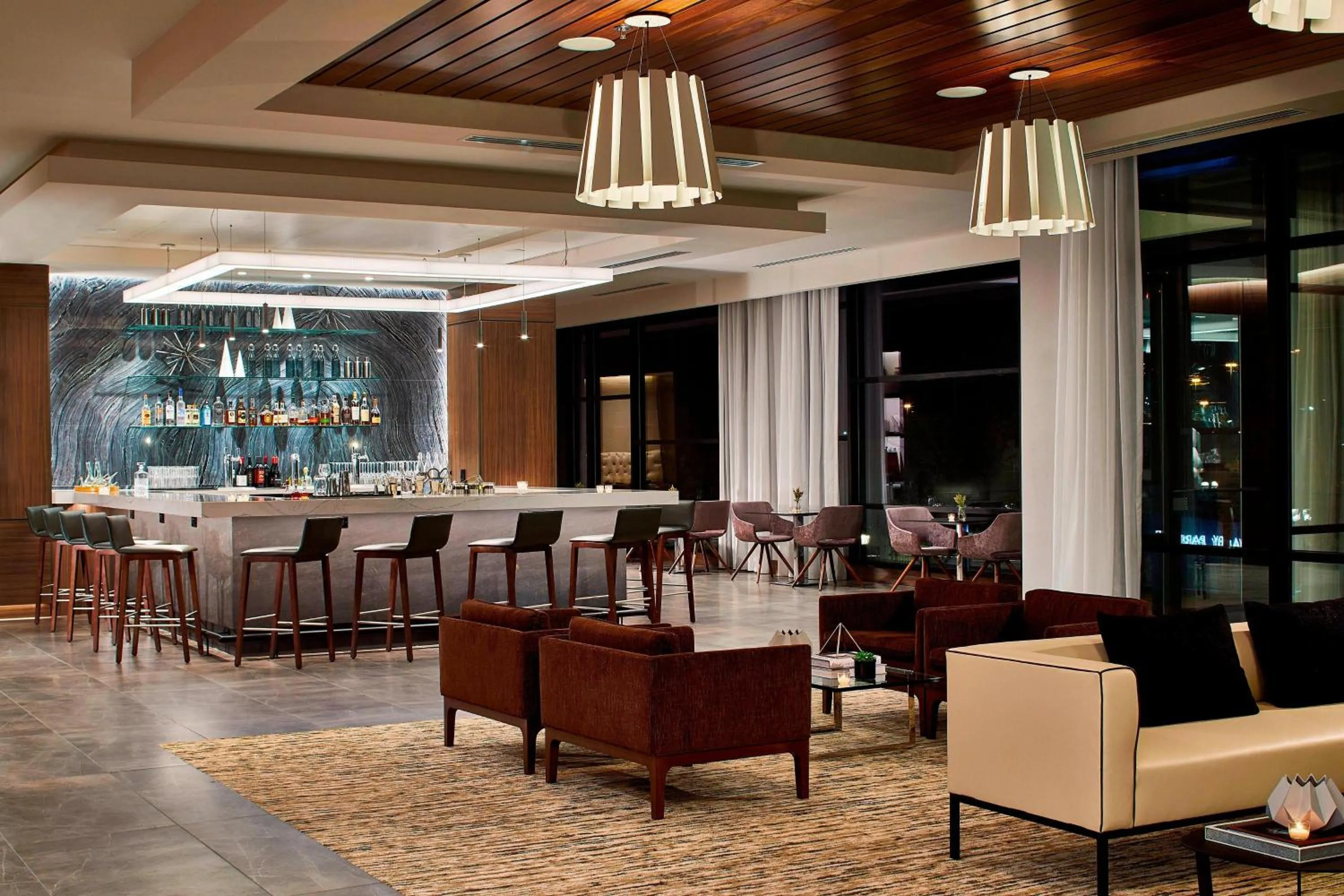 Lounge or bar in AC Hotel by Marriott Cleveland Beachwood