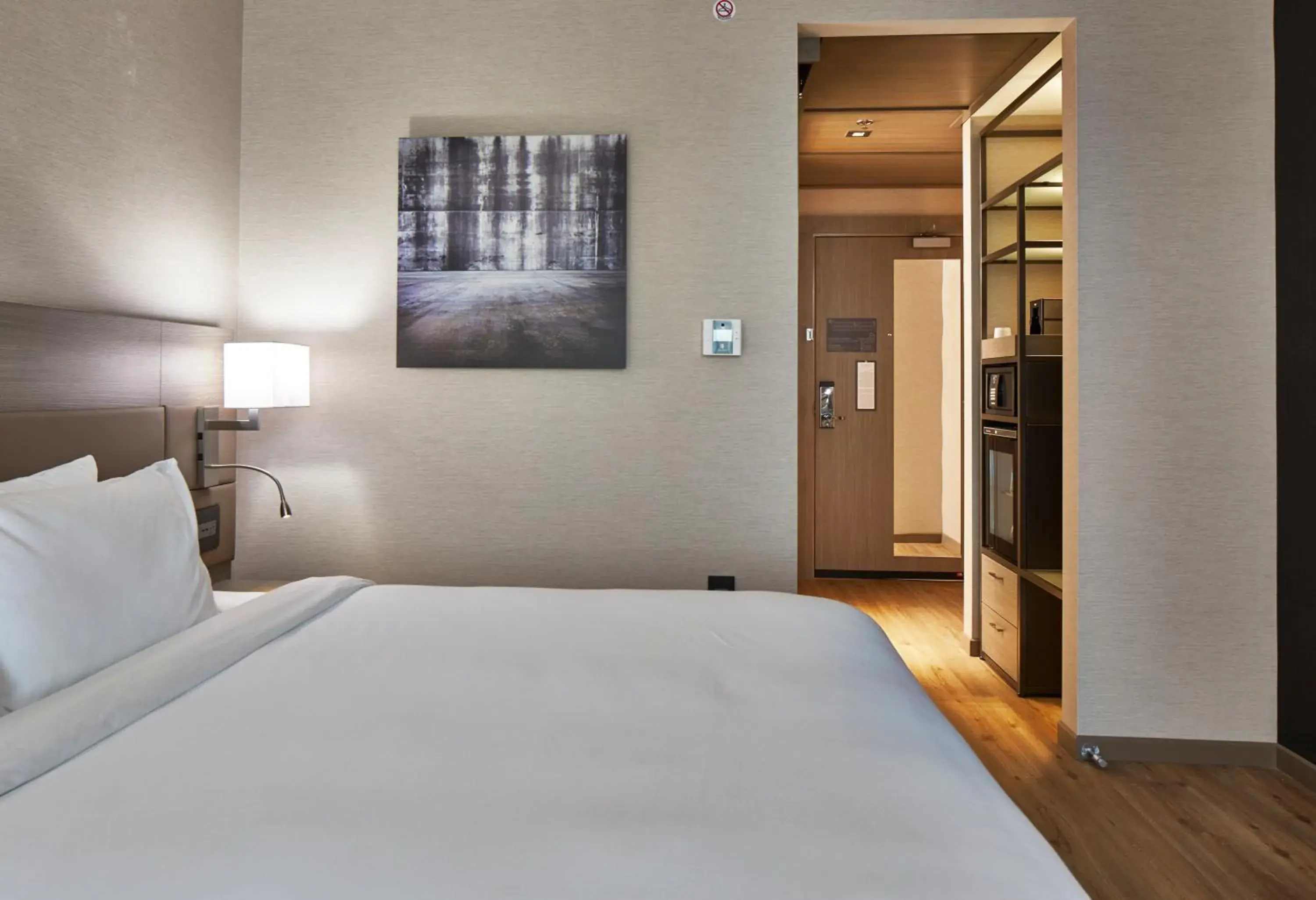 King Room with Sofa Bed in AC Hotel by Marriott Cleveland Beachwood King Room with Sofa Bed in AC Hotel by Marriott Cleveland Beachwood