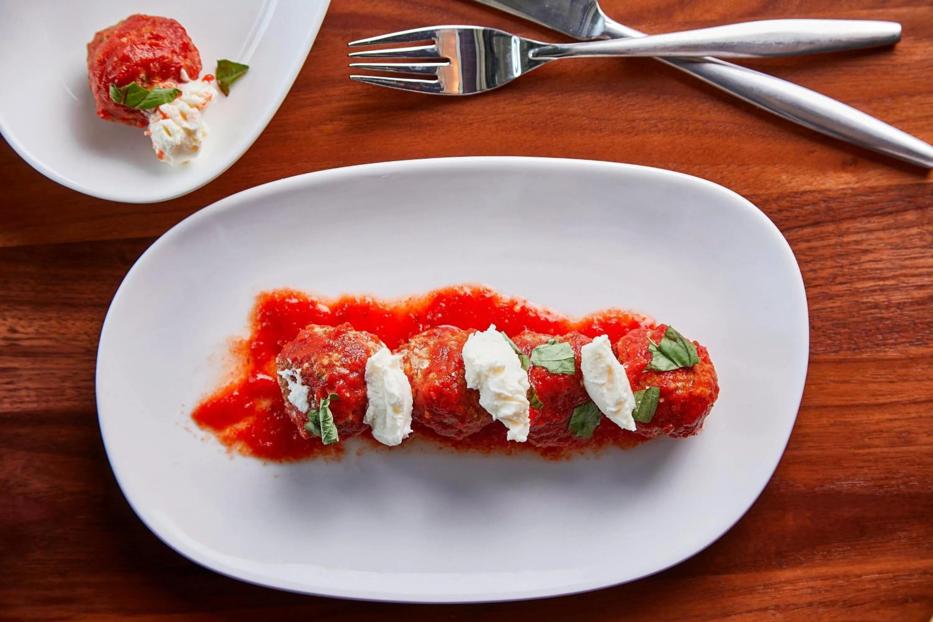 Lounge or bar in AC Hotel by Marriott Cleveland Beachwood