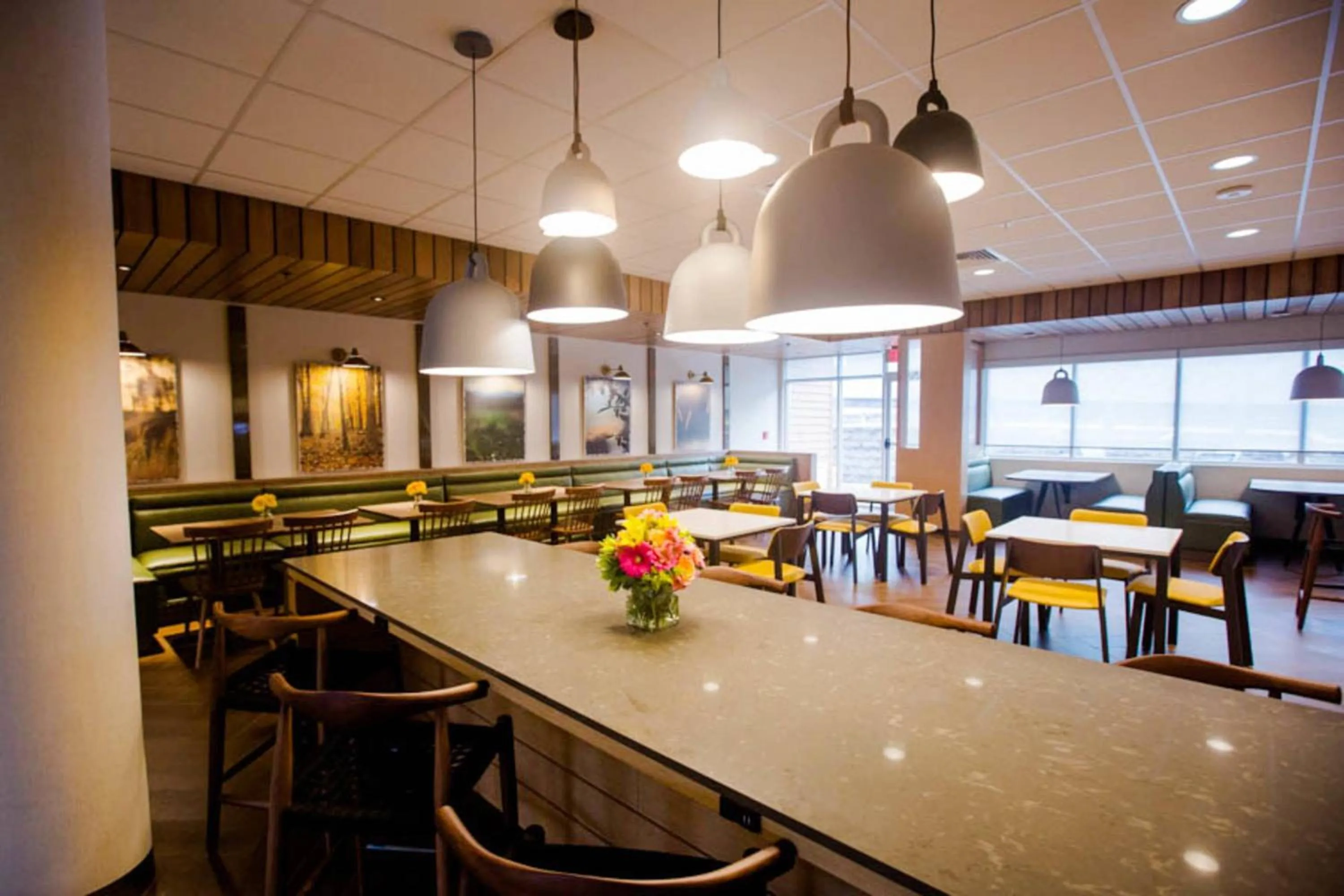 Breakfast in Fairfield Inn & Suites by Marriott Philadelphia Broomall/Newtown Square