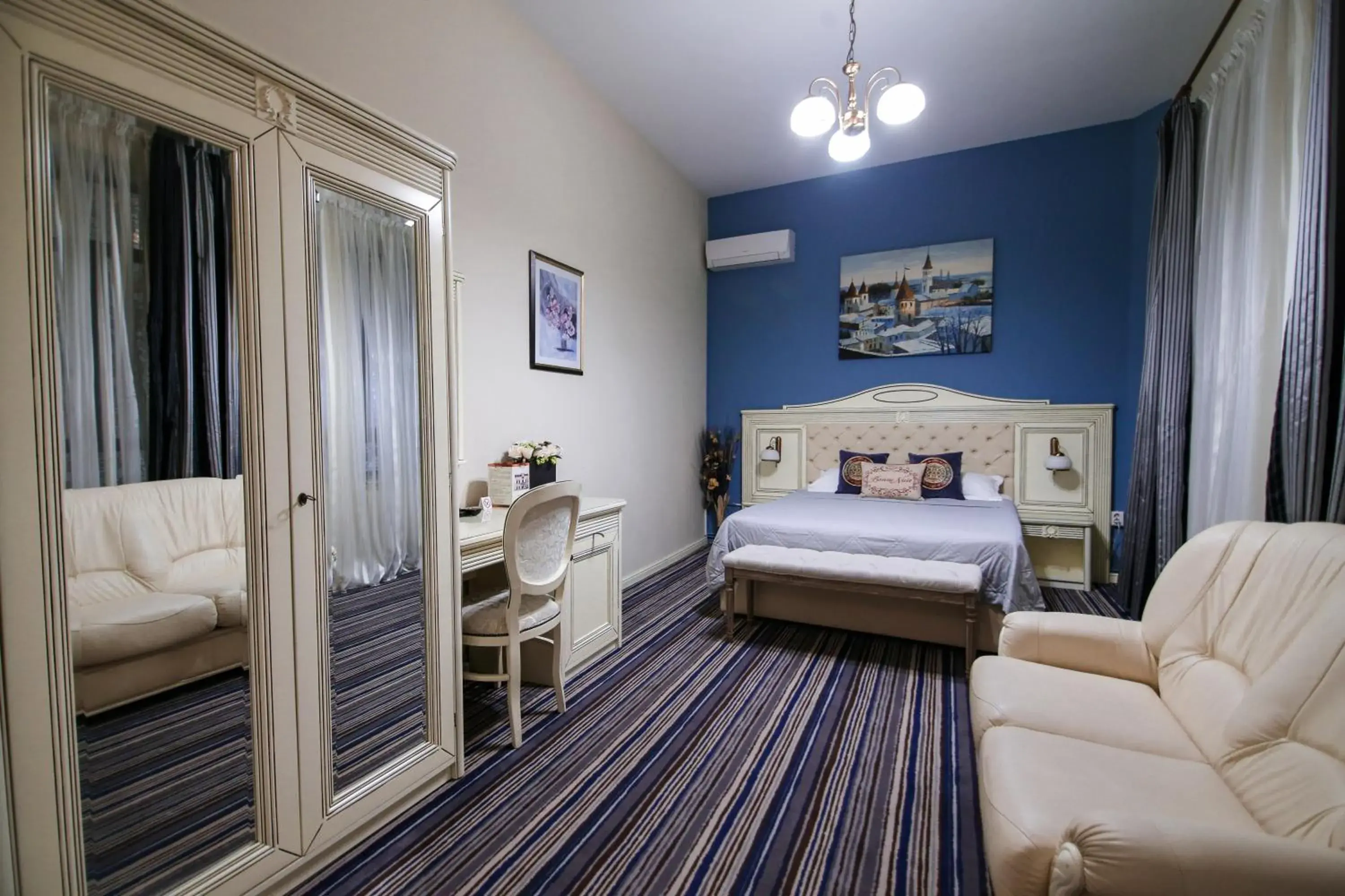 Superior Double Room - single occupancy in Hotel Royal Craiova Superior Double Room - single occupancy in Hotel Royal Craiova