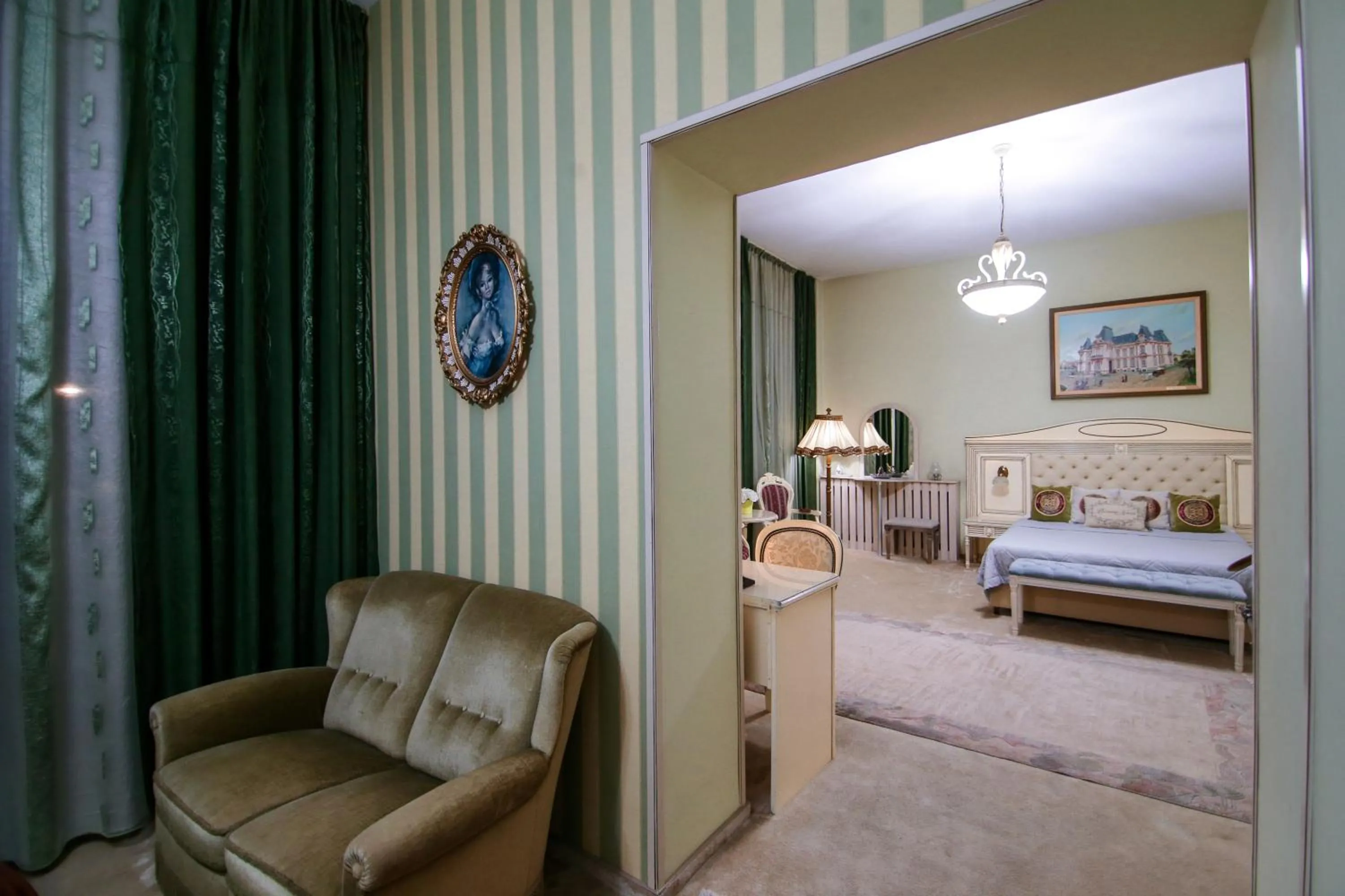 Suite - single occupancy in Hotel Royal Craiova